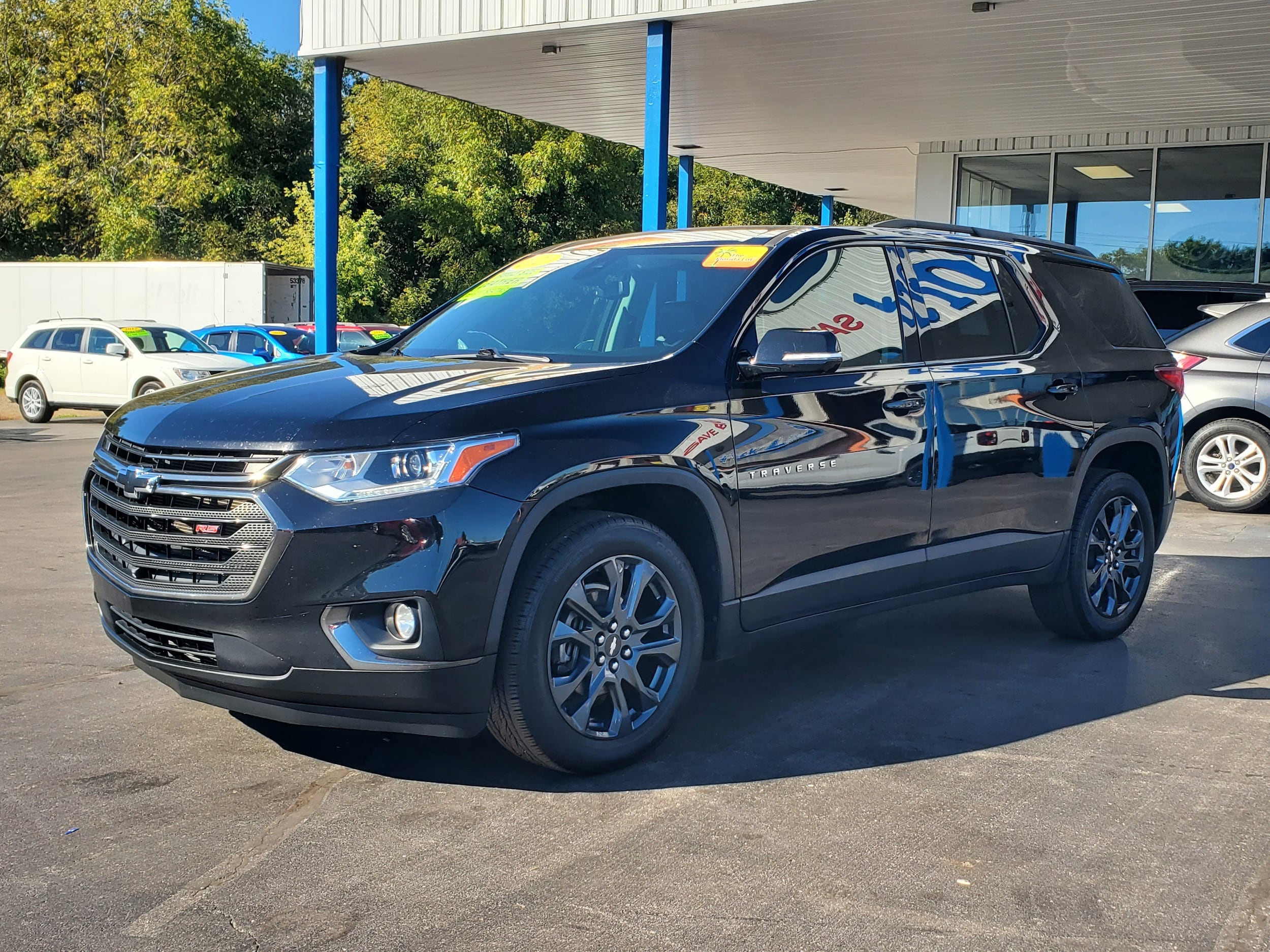 Used 2020 Chevrolet Traverse RS with VIN 1GNERJKW5LJ115685 for sale in Albion, MI