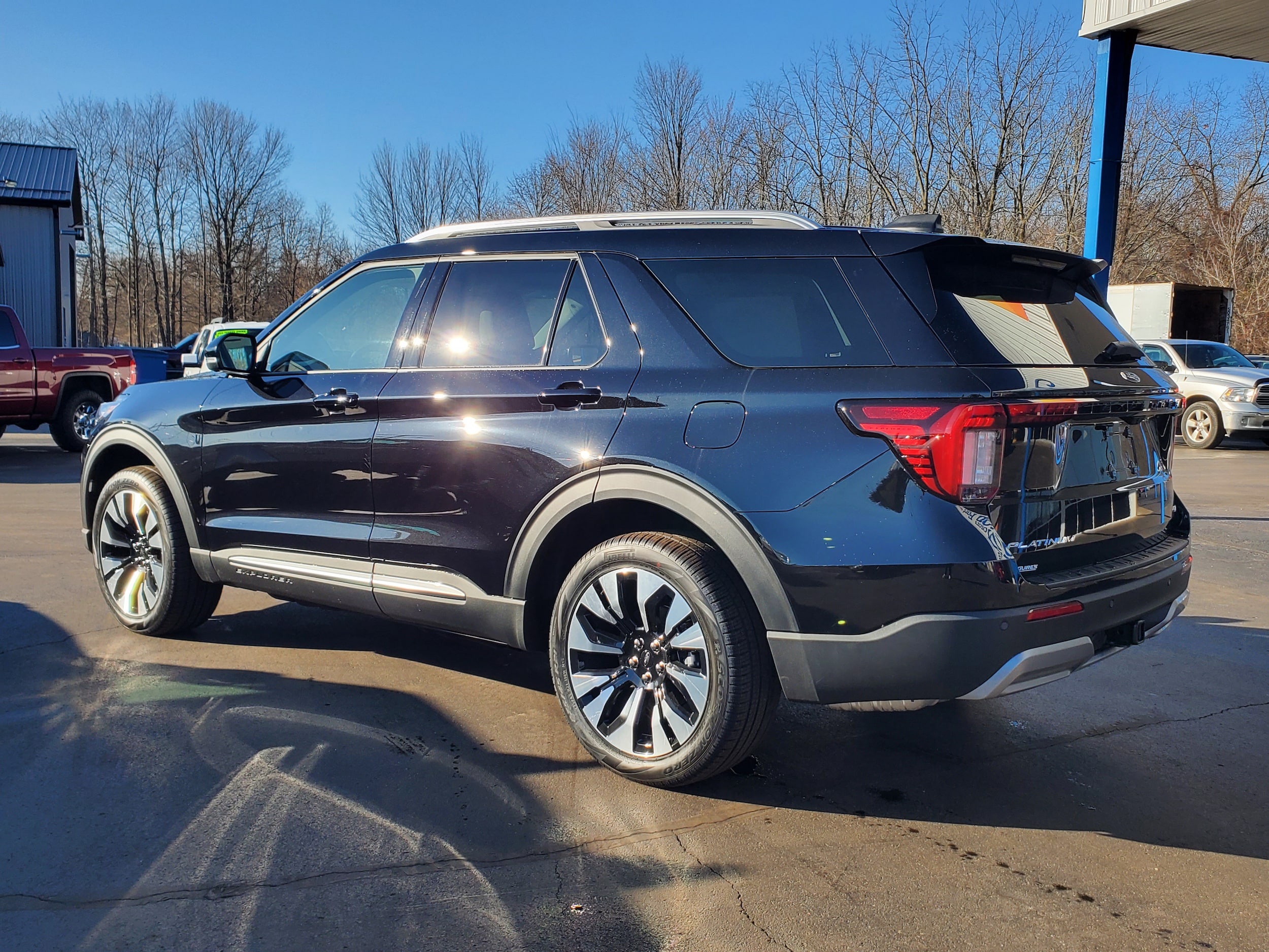 2026 Ford Explorer Platinum - Photo 3