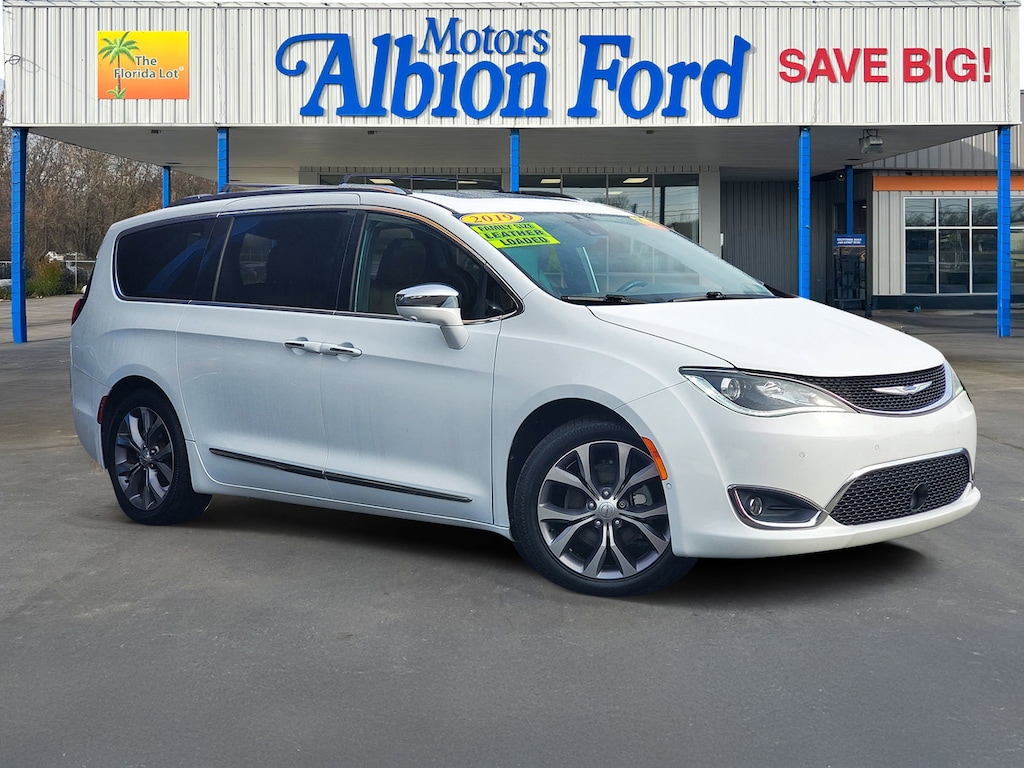 Used 2019 Chrysler Pacifica Limited Minivan/Van
