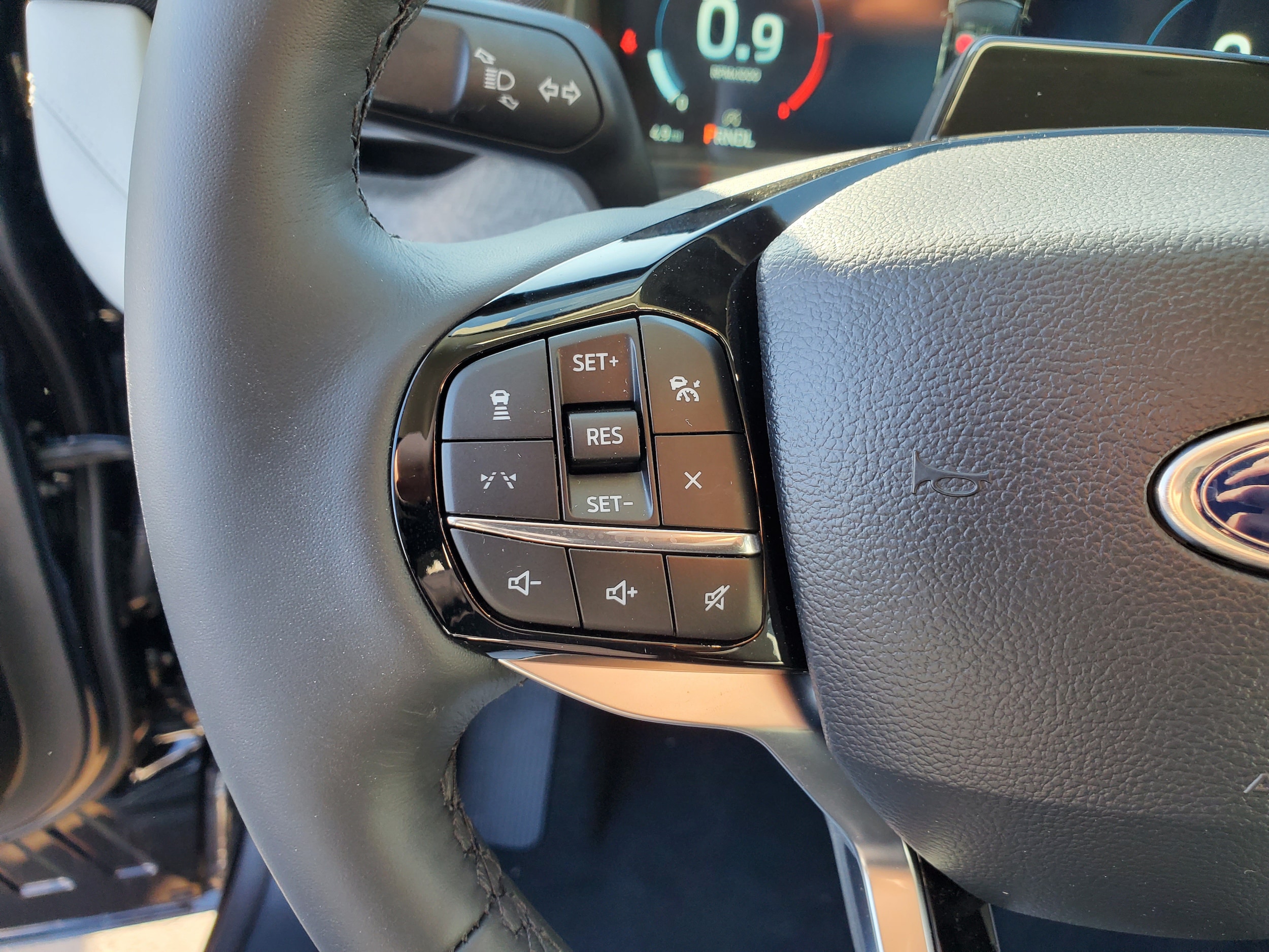 2026 Ford Explorer Platinum - Photo 14