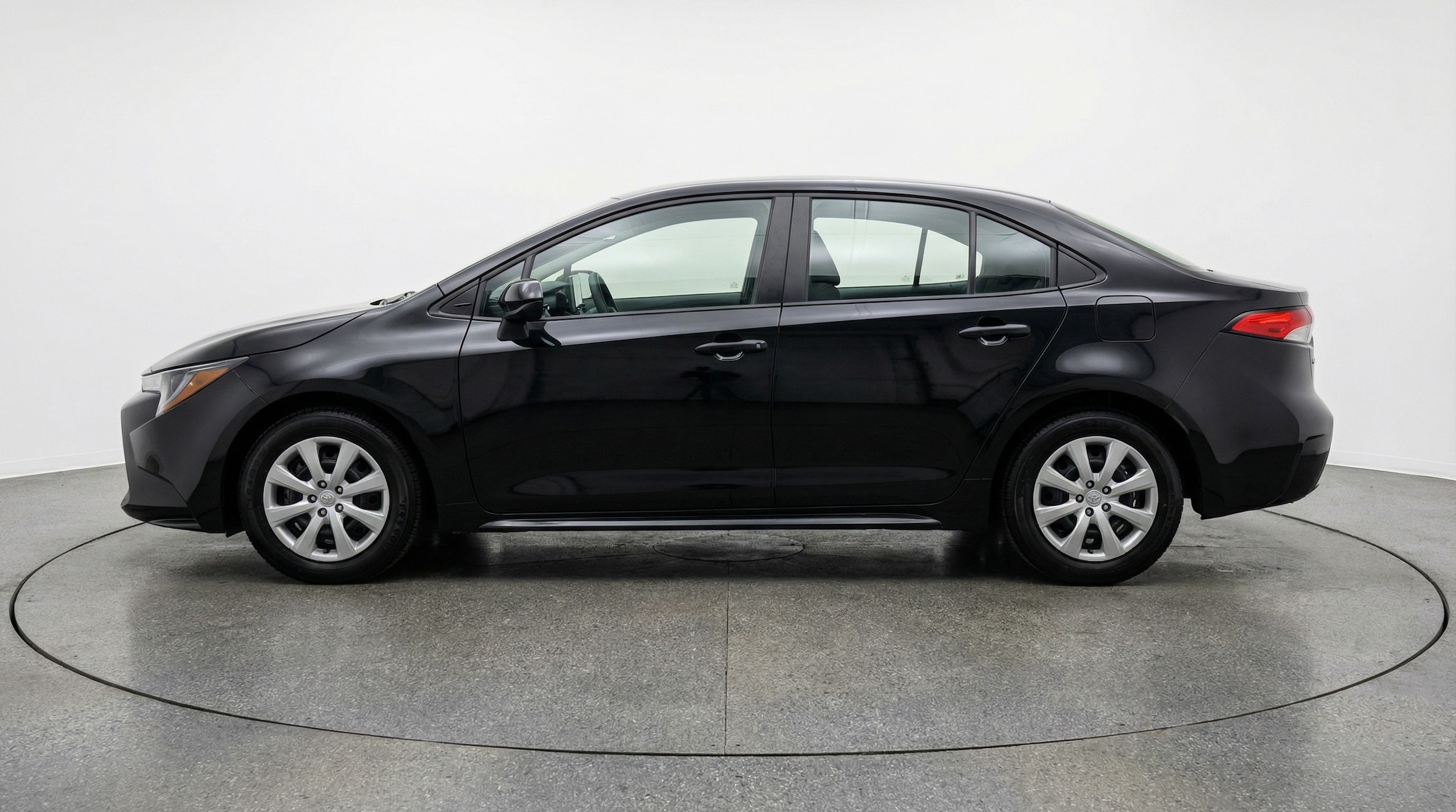 Thumbnail: 2025 Toyota Corolla - 4
