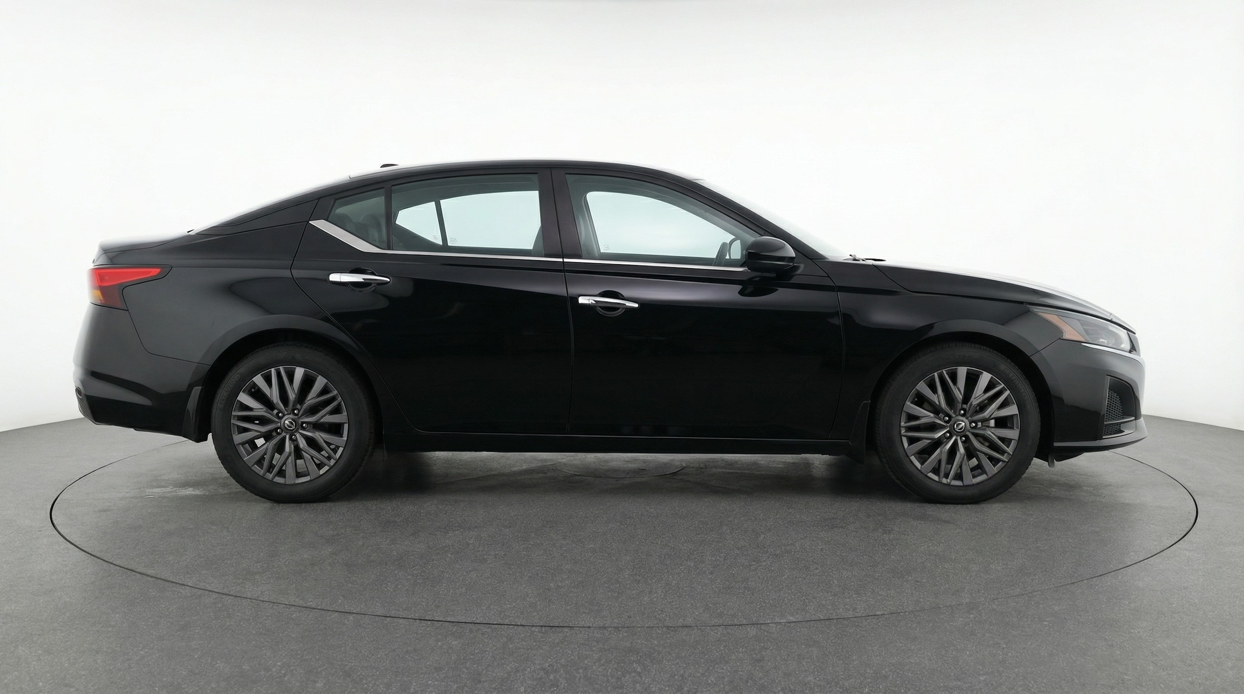 Thumbnail: 2025 Nissan Altima - 8