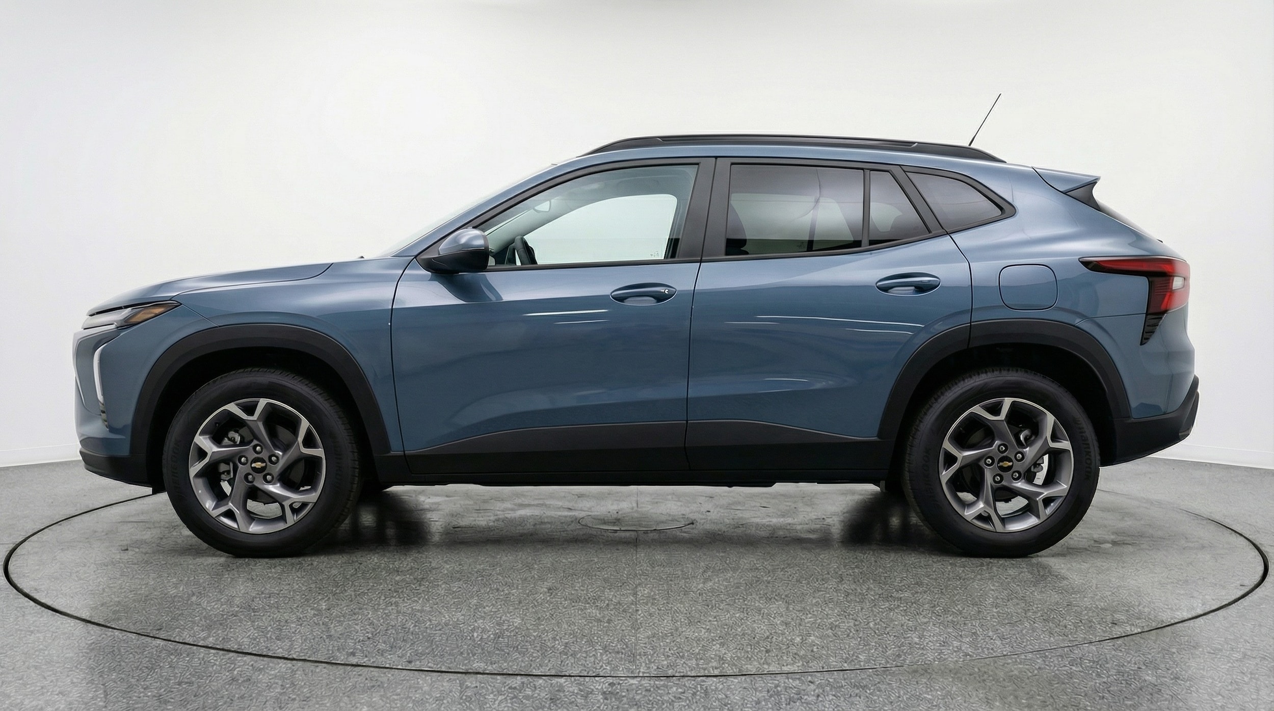 Thumbnail: 2025 Chevrolet Trax - 4