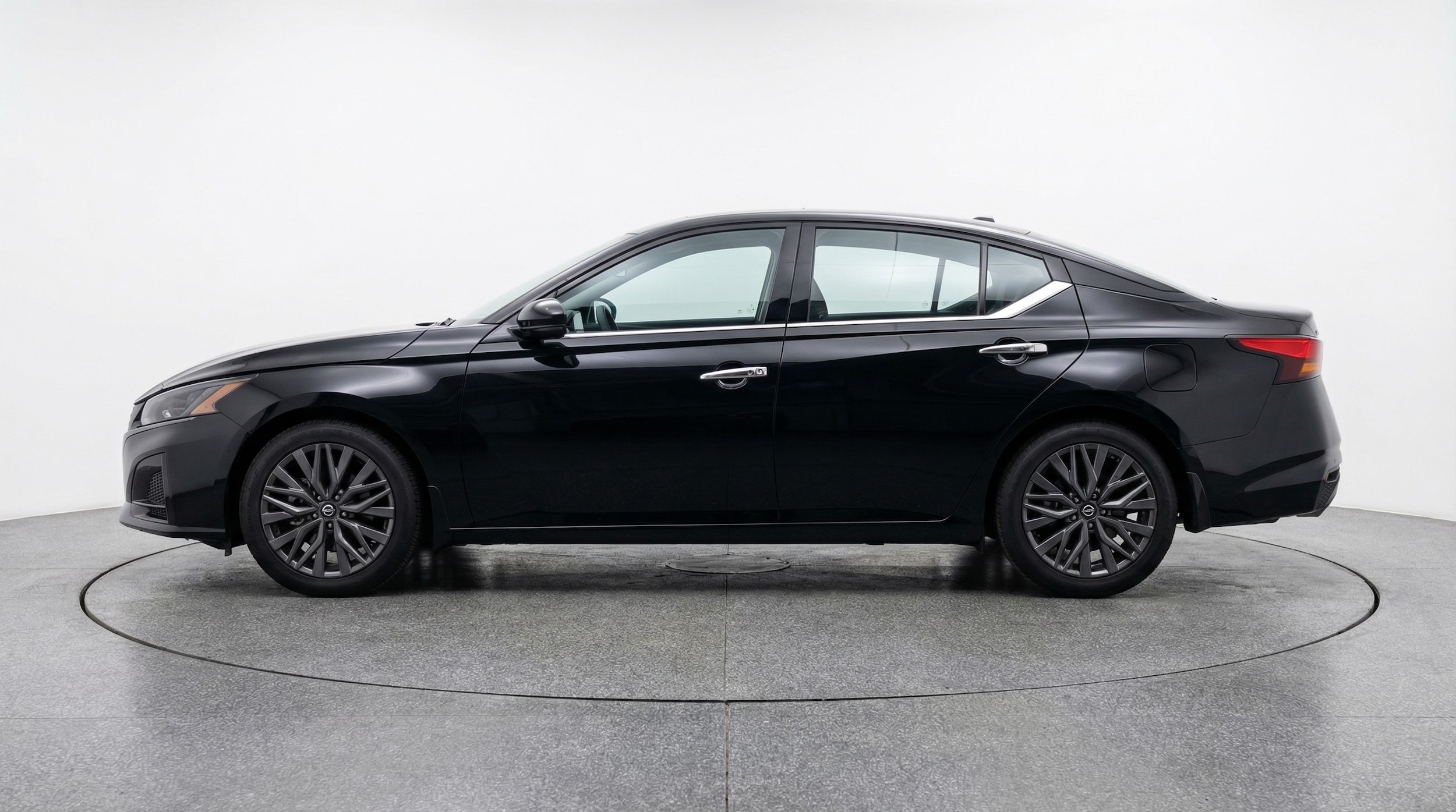 Thumbnail: 2025 Nissan Altima - 4
