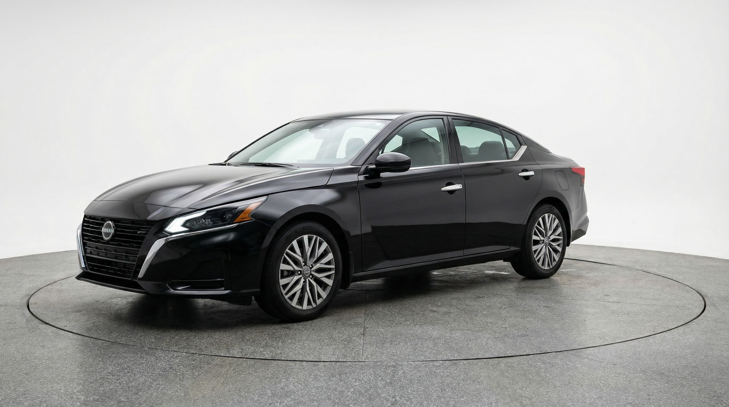 Thumbnail: 2025 Nissan Altima - 3