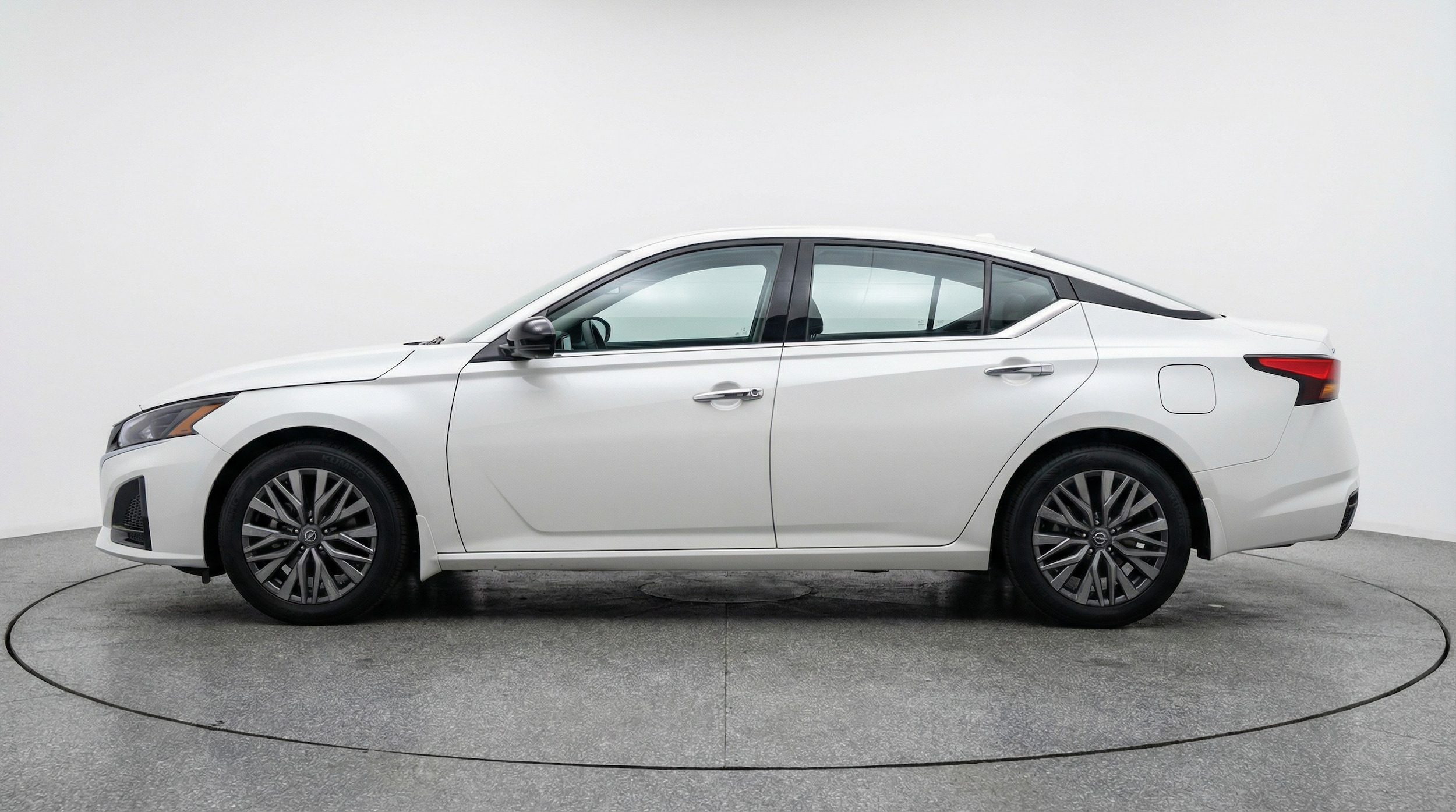 Thumbnail: 2025 Nissan Altima - 4