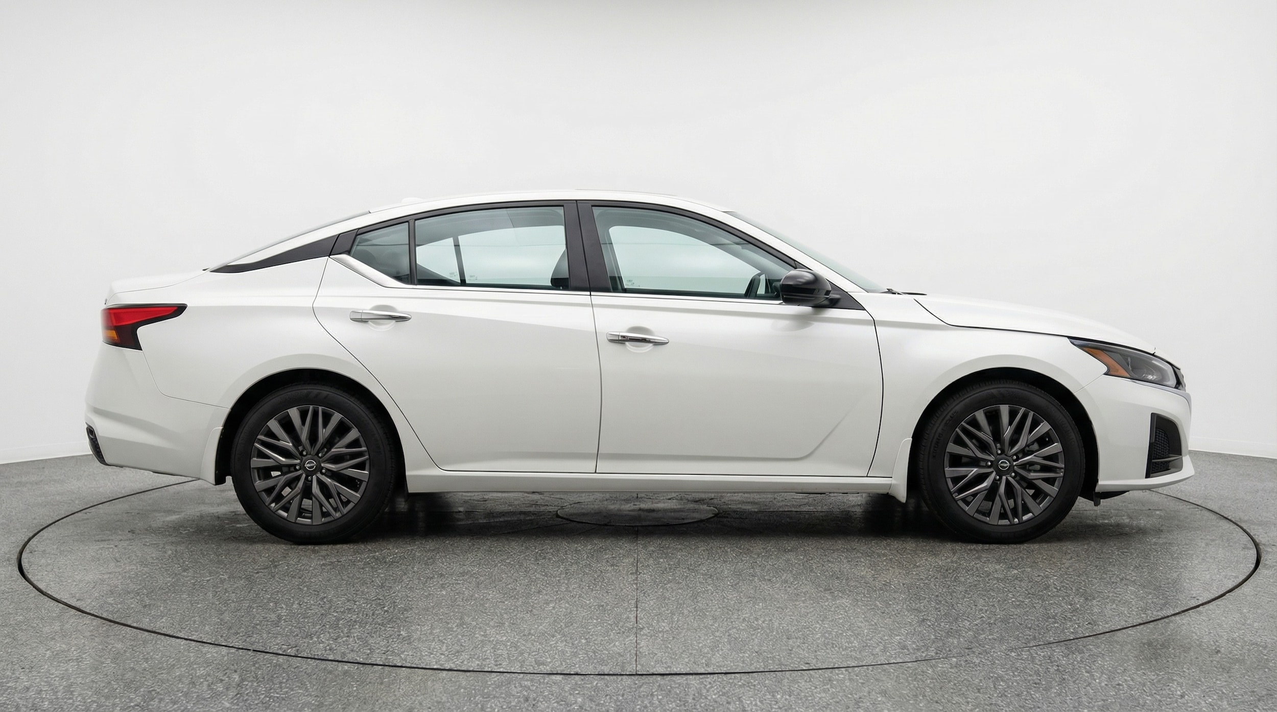 Thumbnail: 2025 Nissan Altima - 8