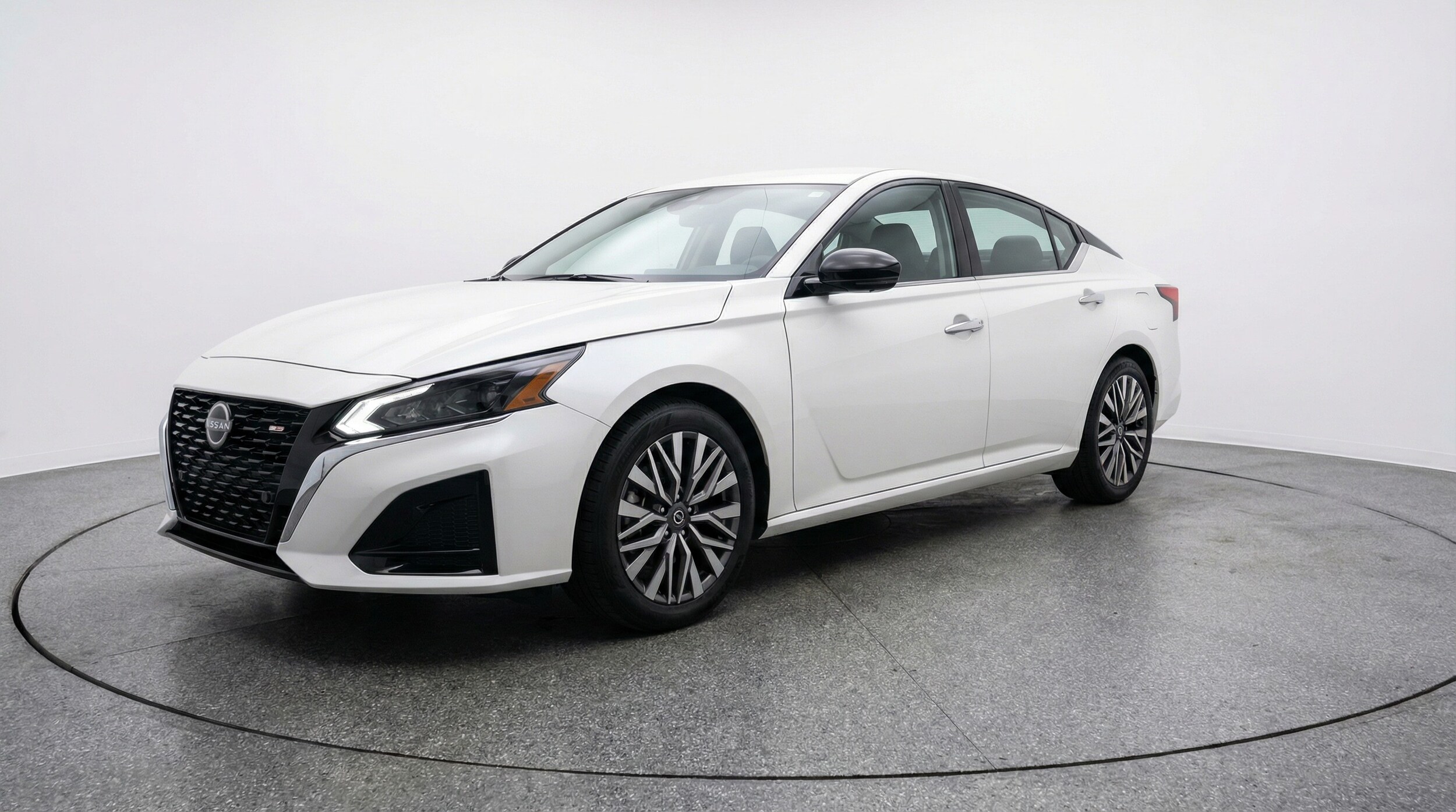 Thumbnail: 2025 Nissan Altima - 3