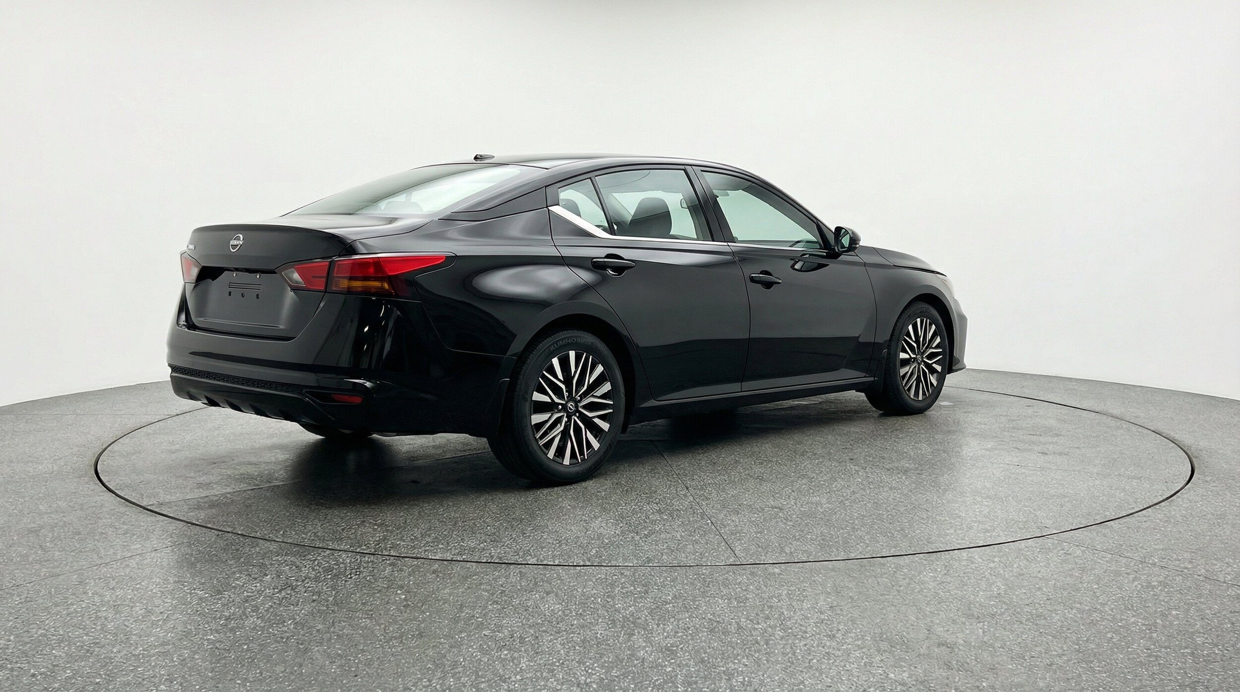 Thumbnail: 2025 Nissan Altima - 9