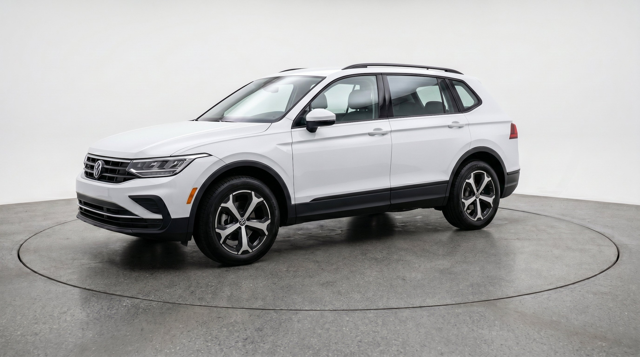 Thumbnail: 2026 Volkswagen Tiguan - 3