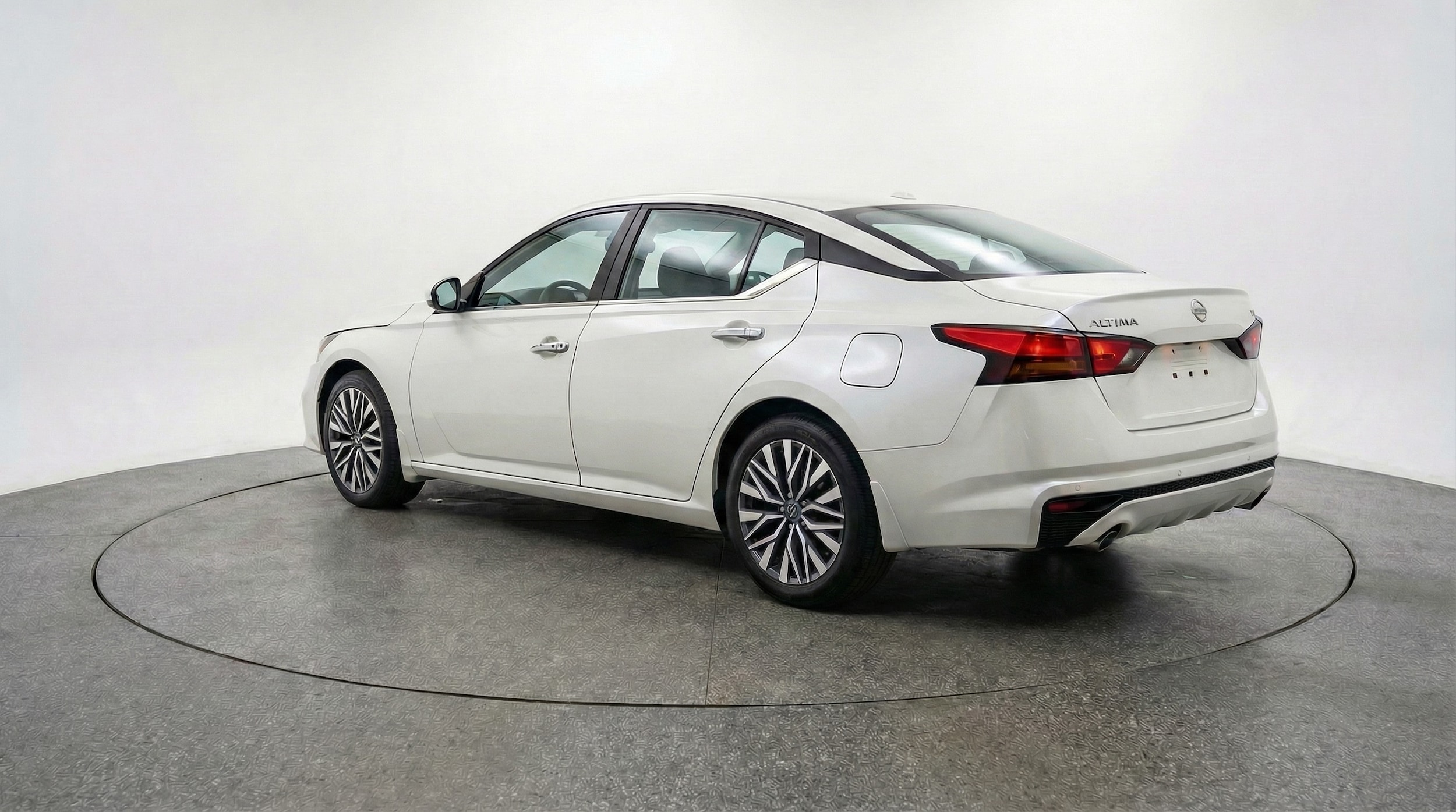 Thumbnail: 2025 Nissan Altima - 5