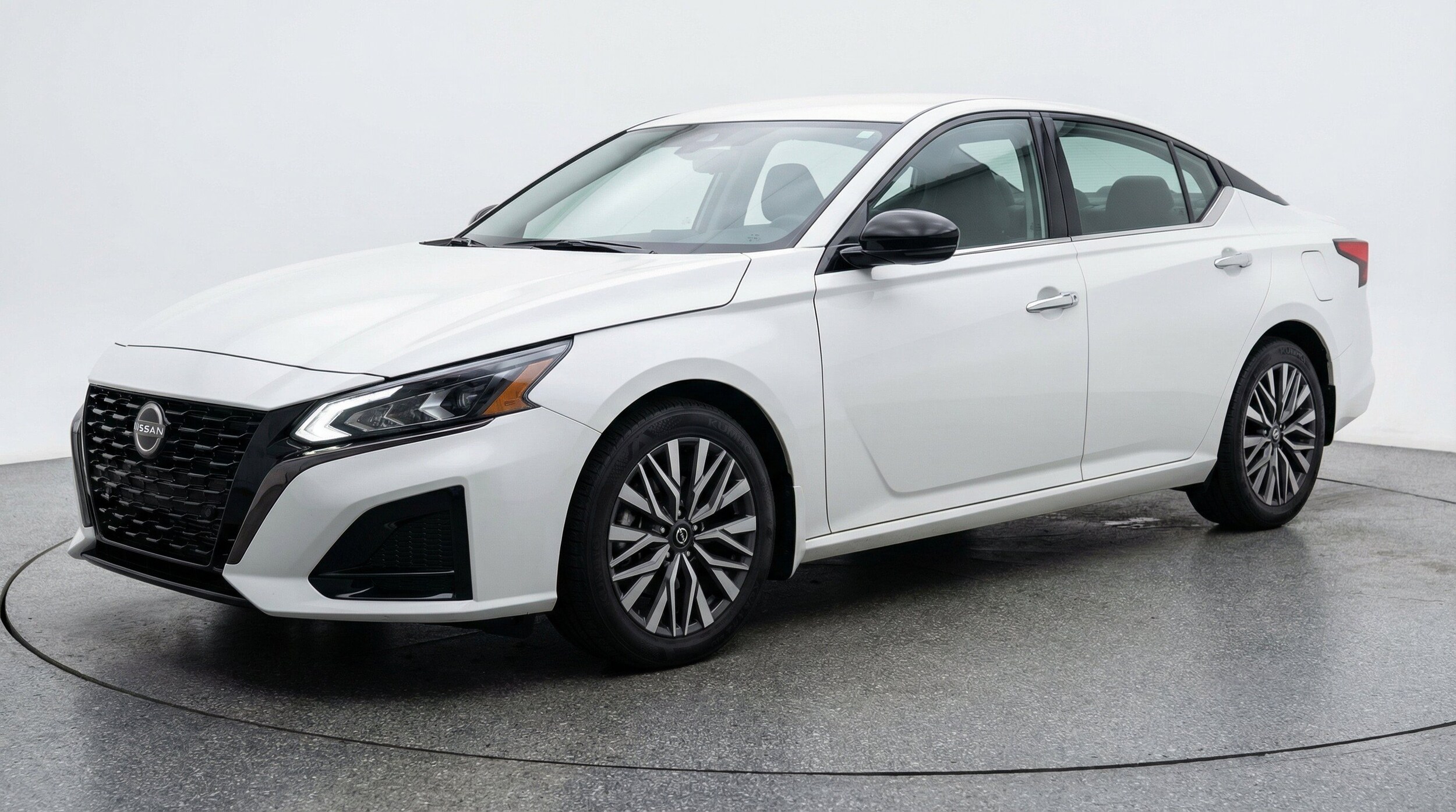 Thumbnail: 2025 Nissan Altima - 3