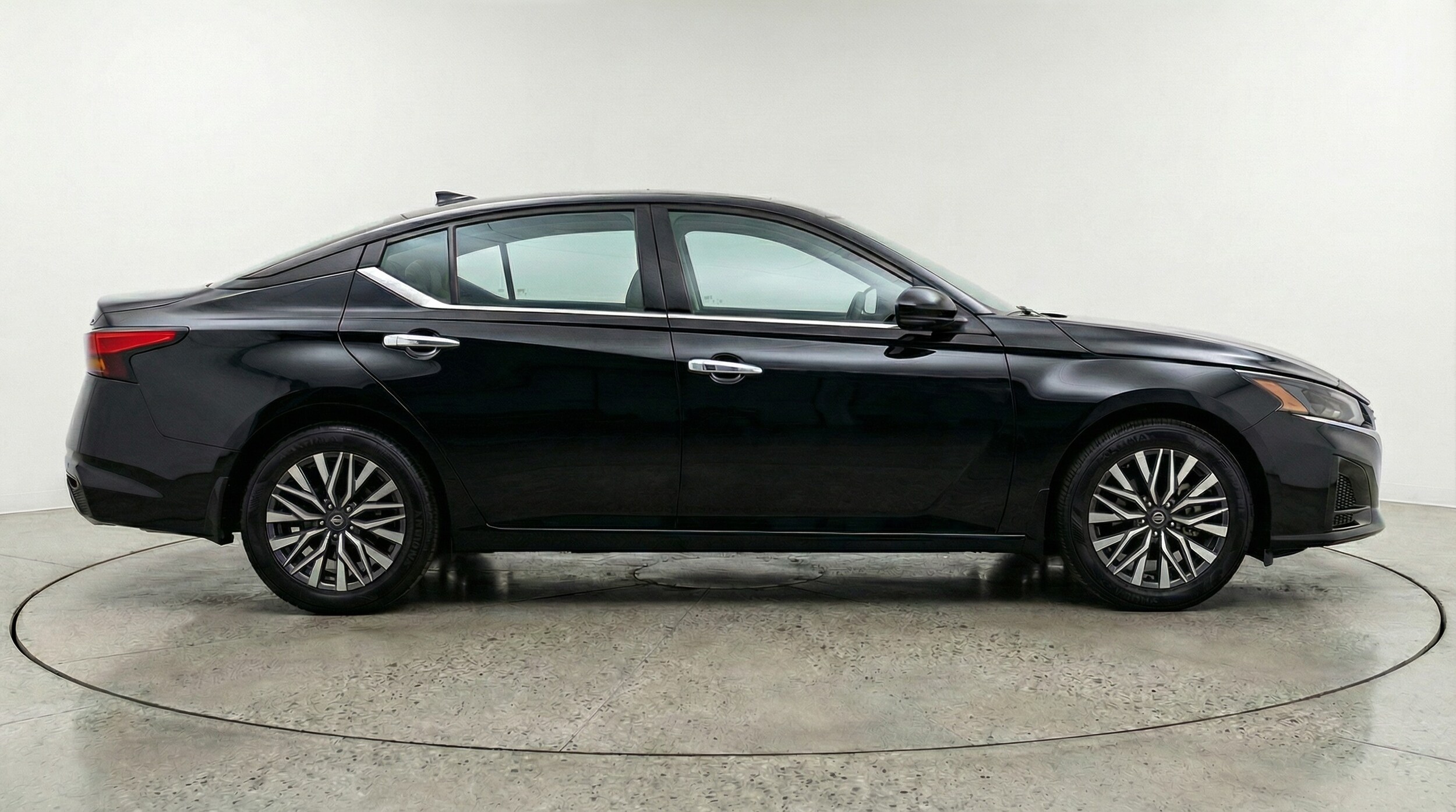 Thumbnail: 2025 Nissan Altima - 8