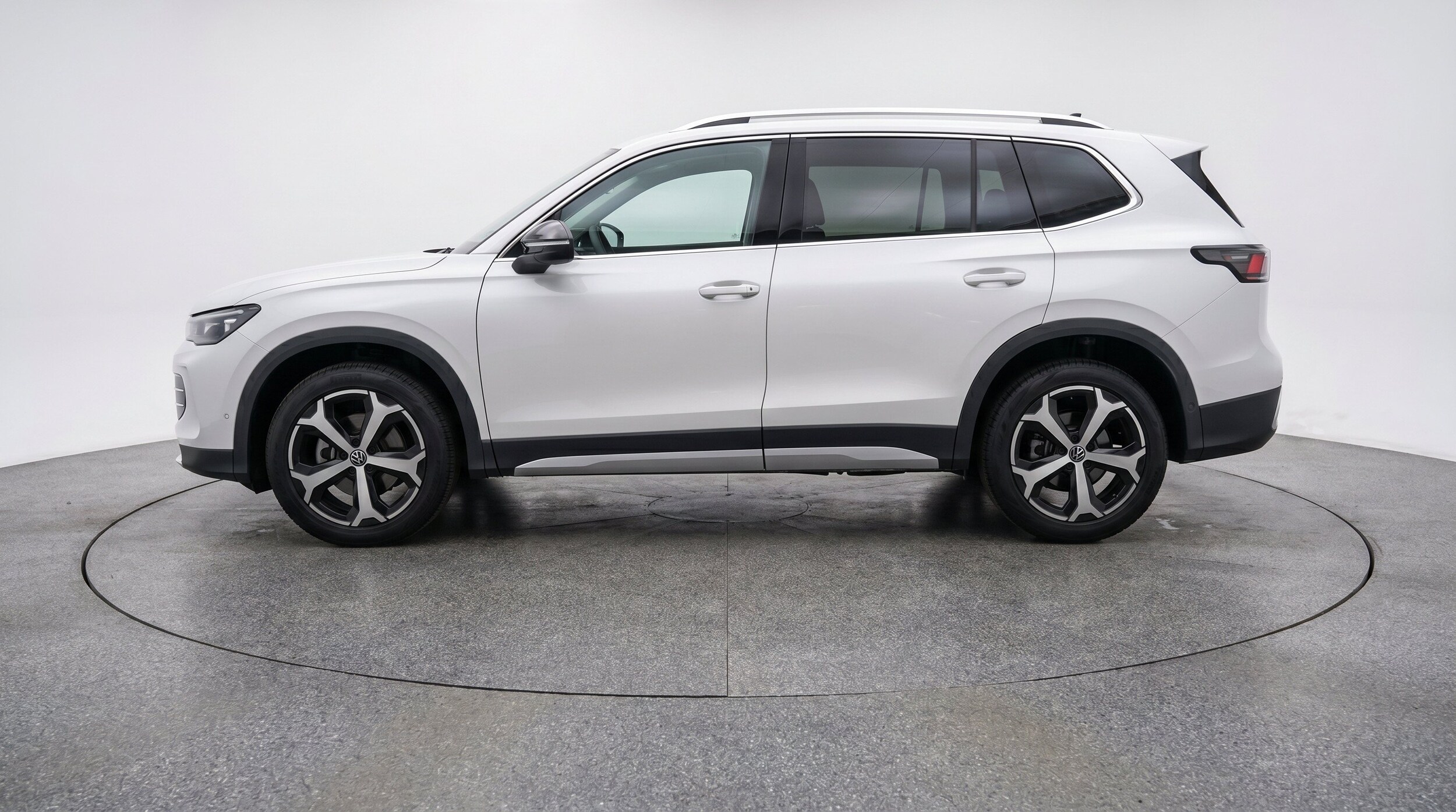 Thumbnail: 2026 Volkswagen Tiguan - 5