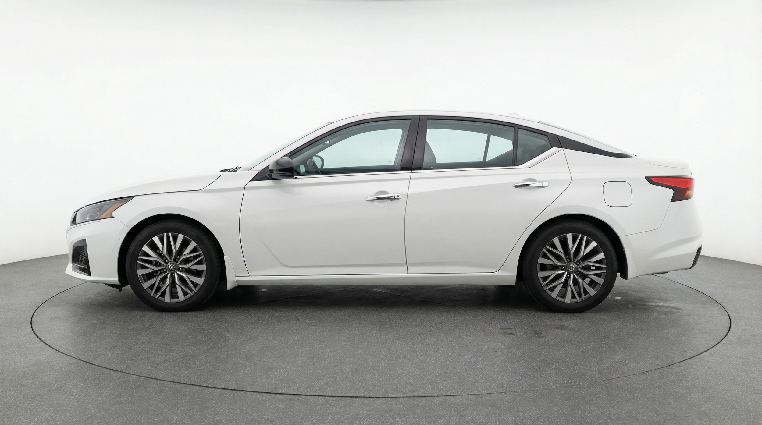 Thumbnail: 2025 Nissan Altima - 4