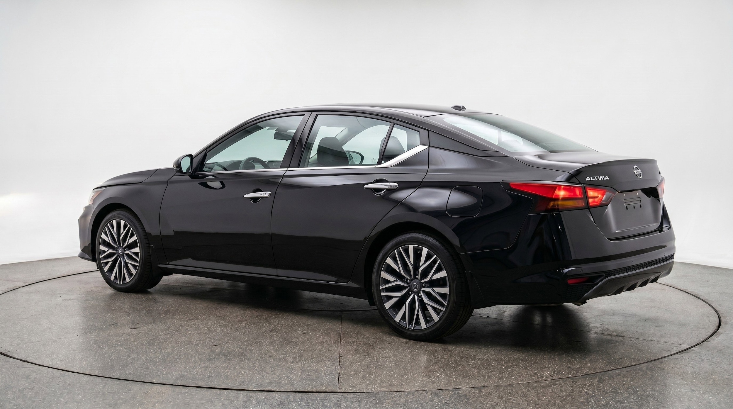 Thumbnail: 2025 Nissan Altima - 6