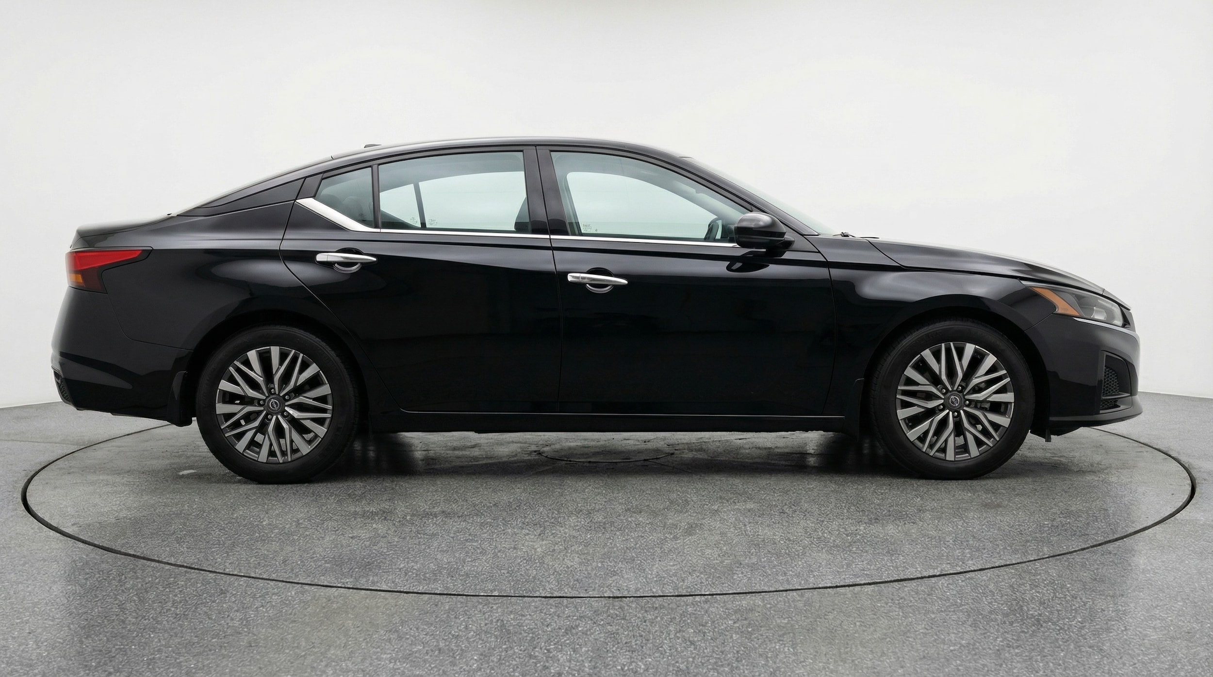 Thumbnail: 2025 Nissan Altima - 8