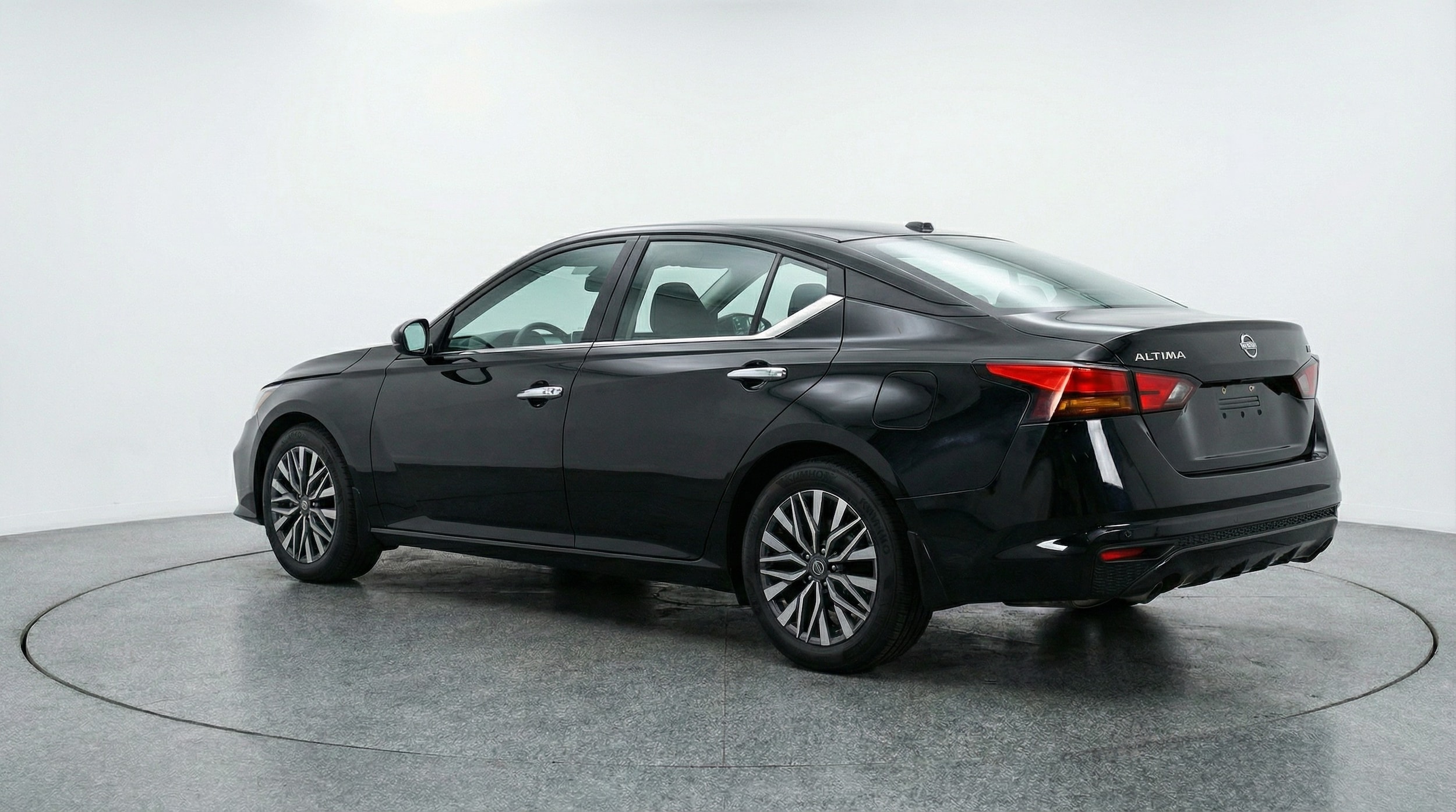 Thumbnail: 2025 Nissan Altima - 5