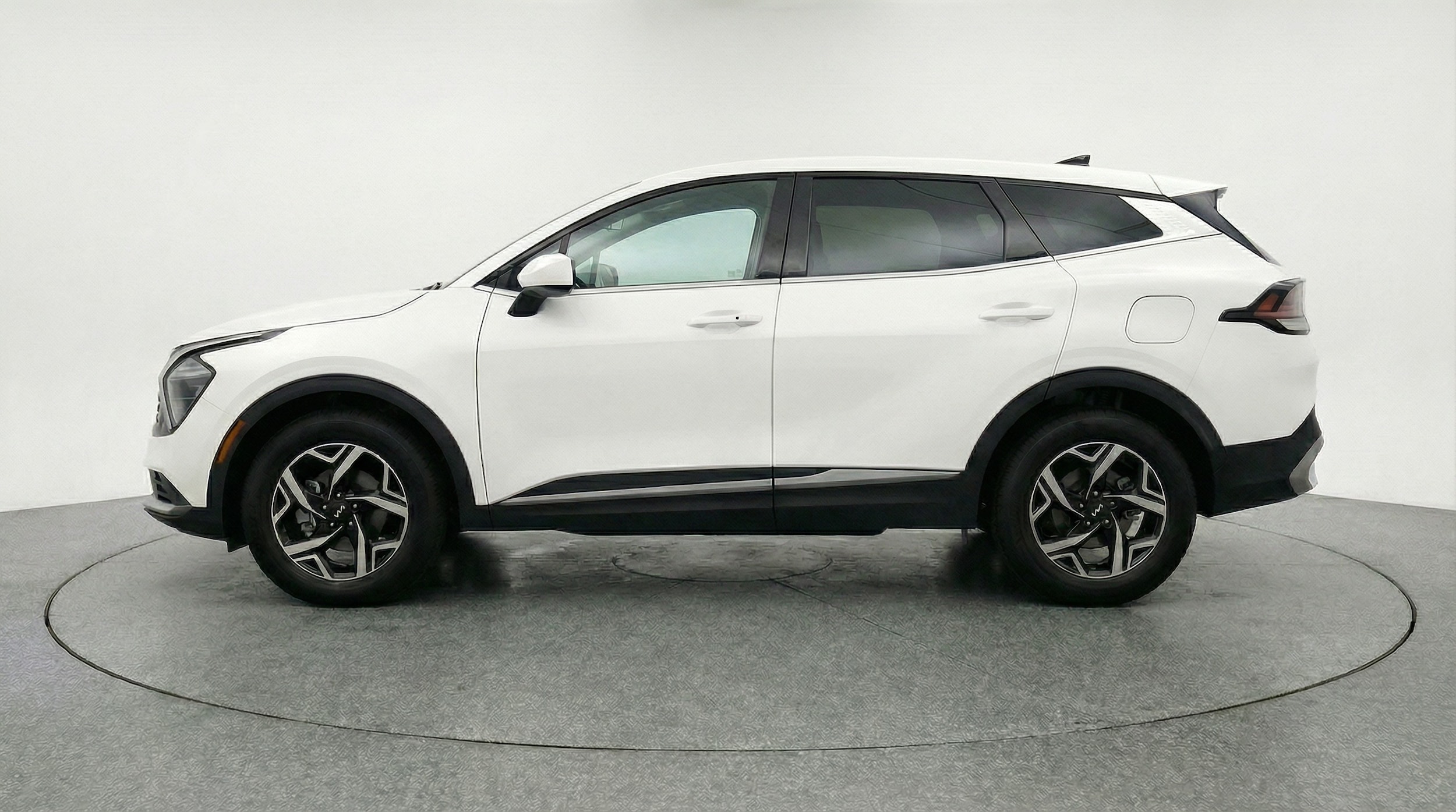 Thumbnail: 2025 Kia Sportage - 4