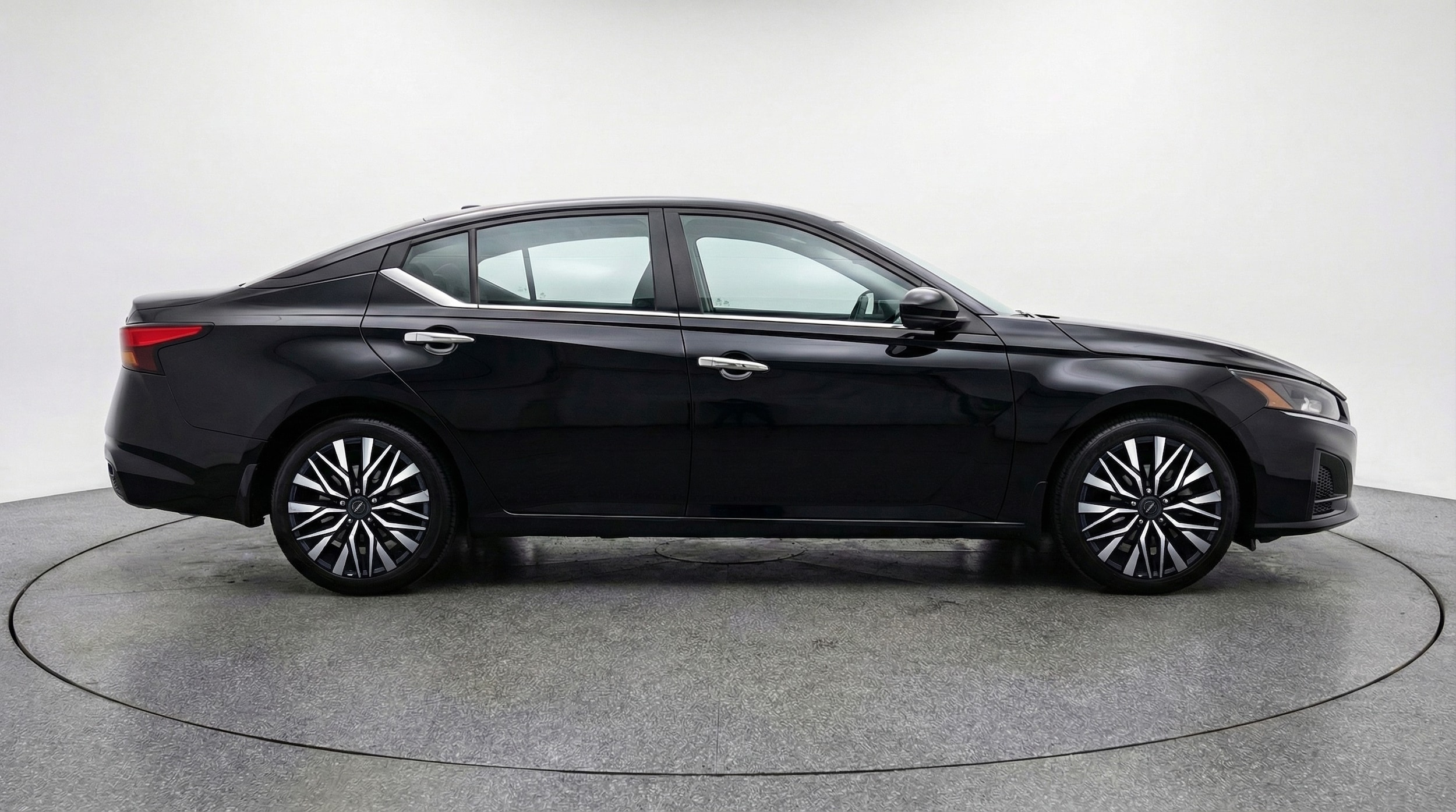 Thumbnail: 2025 Nissan Altima - 8