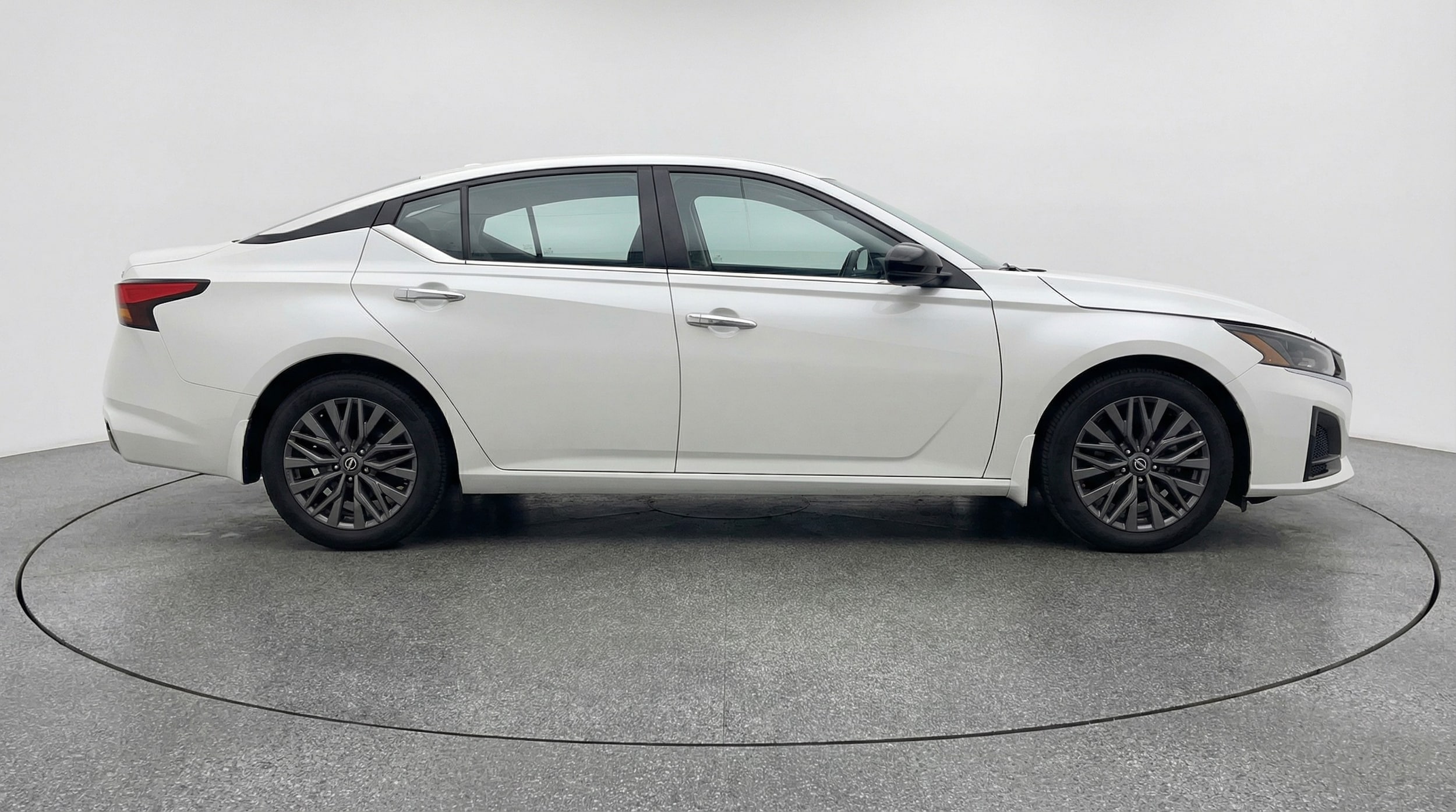 Thumbnail: 2025 Nissan Altima - 8