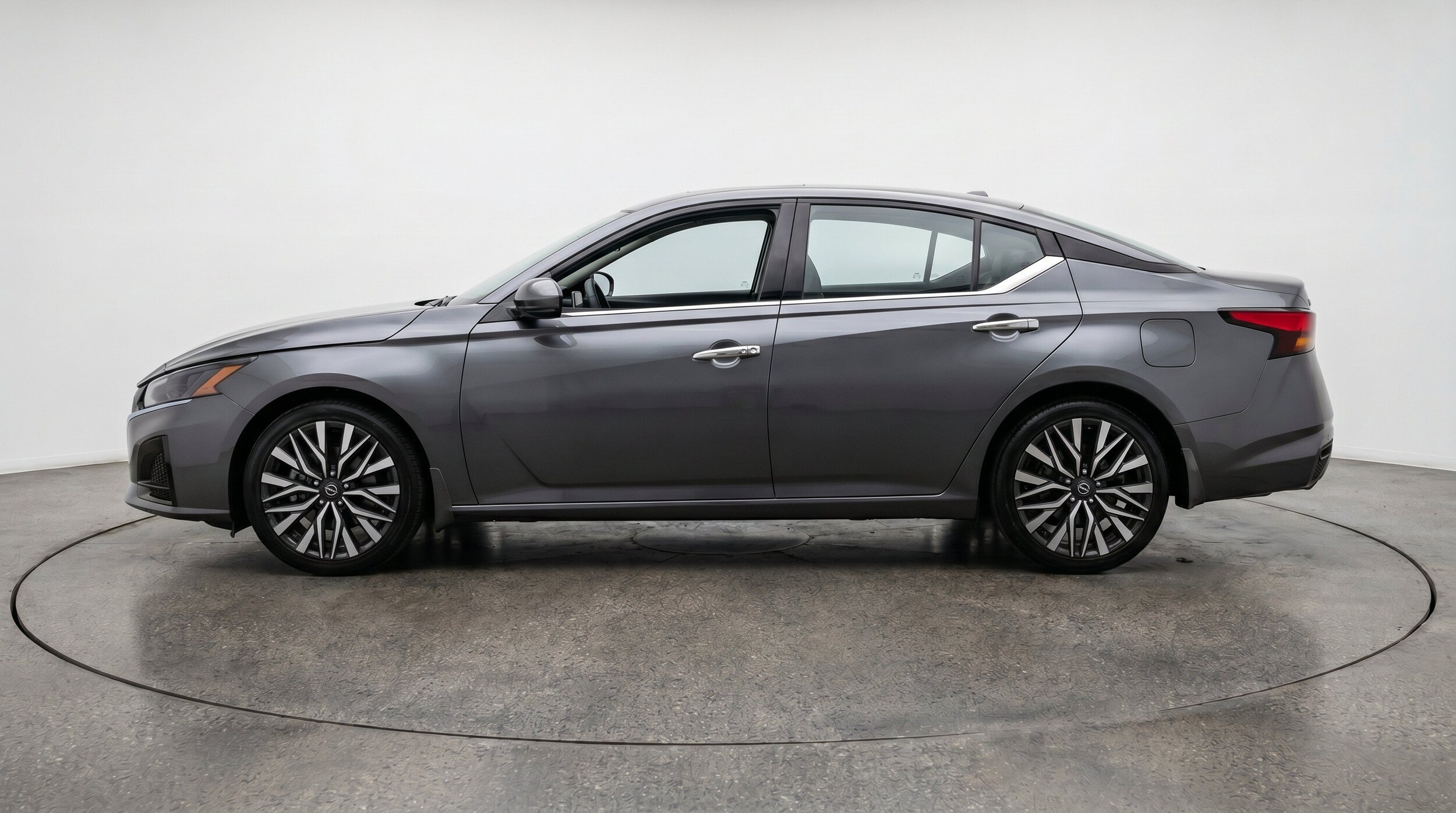 Thumbnail: 2025 Nissan Altima - 5