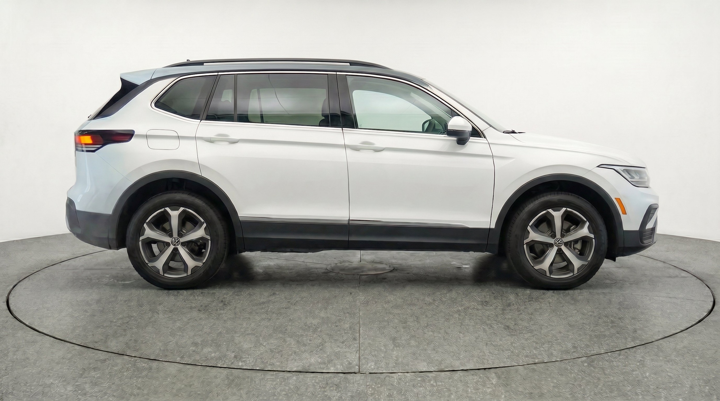 Thumbnail: 2026 Volkswagen Tiguan - 11