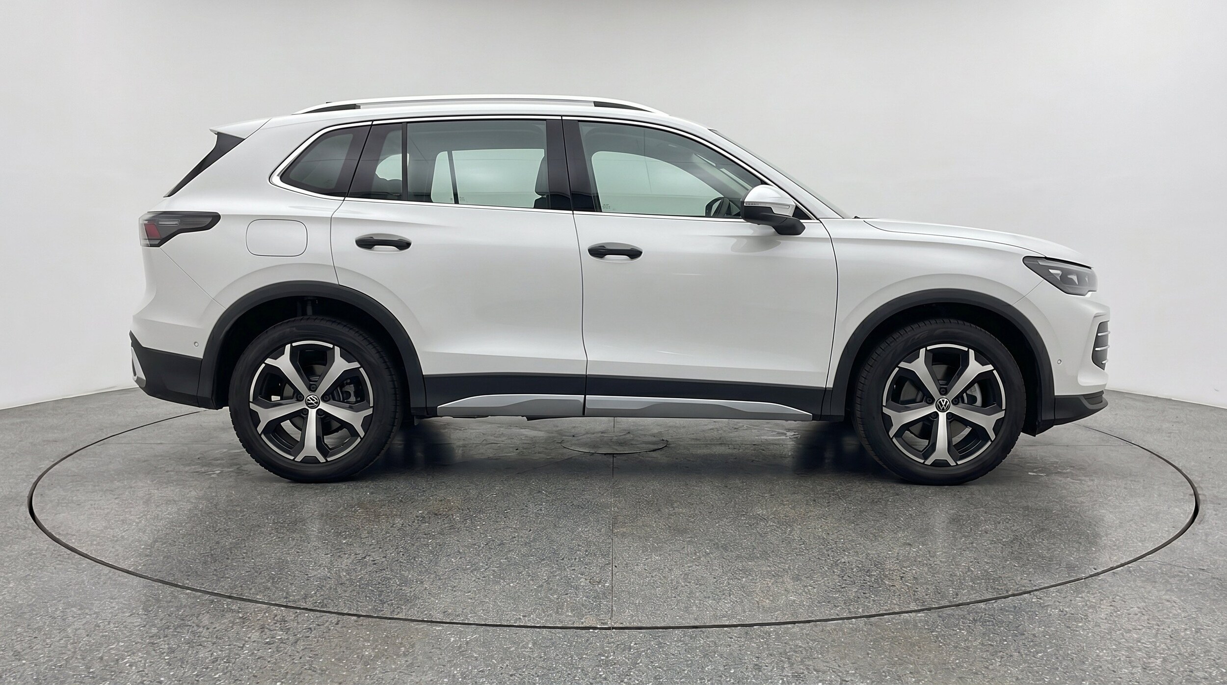 Thumbnail: 2026 Volkswagen Tiguan - 11