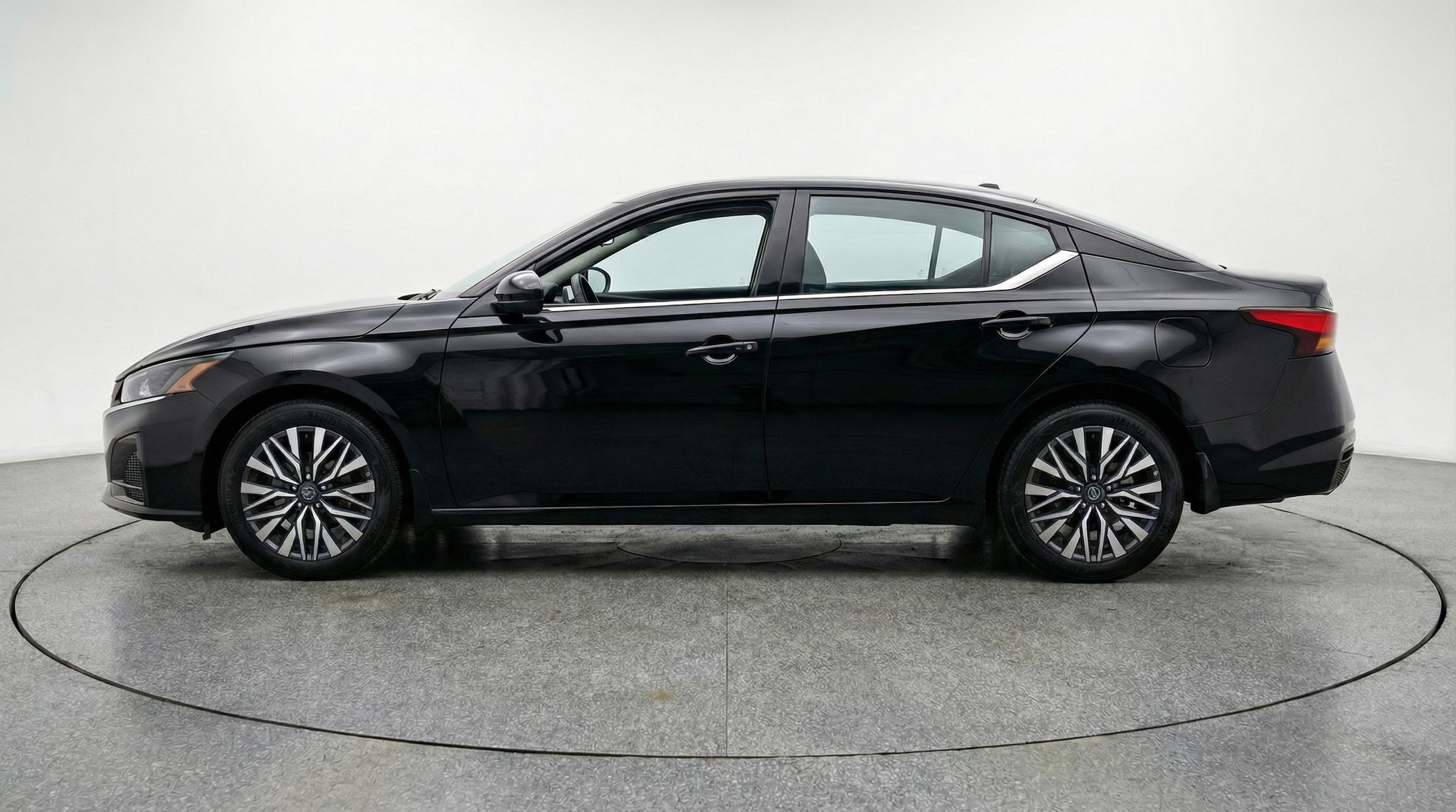 Thumbnail: 2025 Nissan Altima - 4