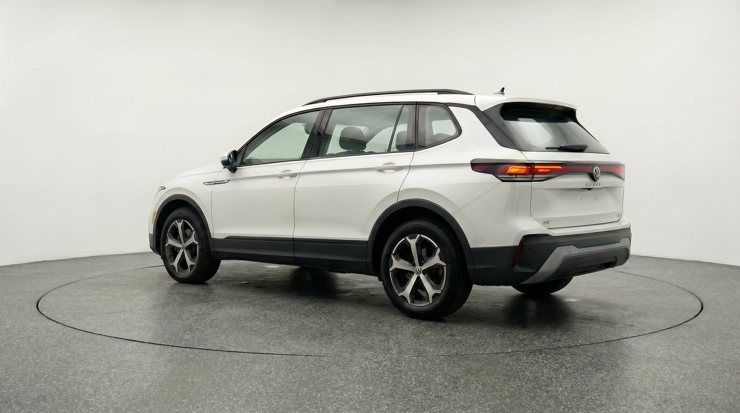 Thumbnail: 2026 Volkswagen Tiguan - 6