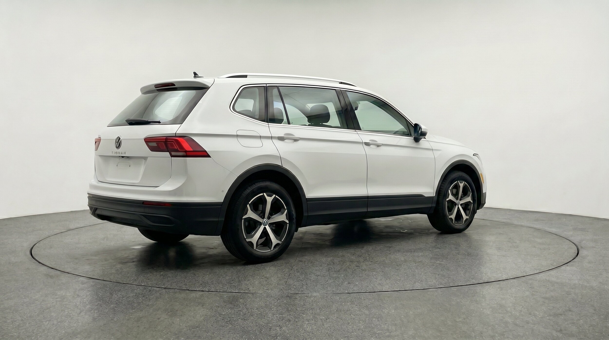 Thumbnail: 2026 Volkswagen Tiguan - 9