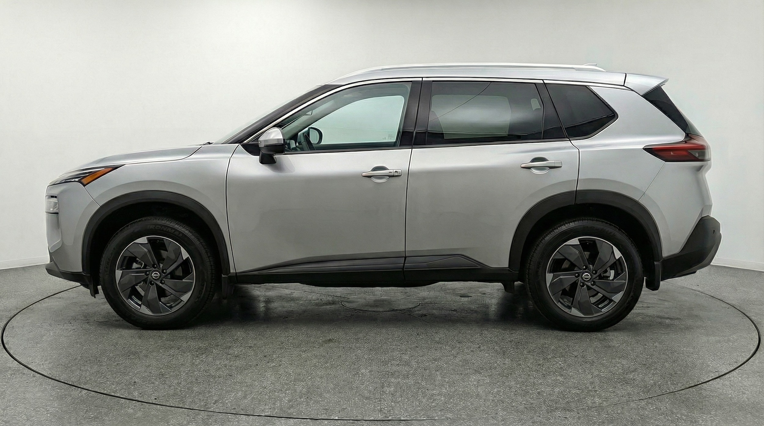 Thumbnail: 2025 Nissan Rogue - 4
