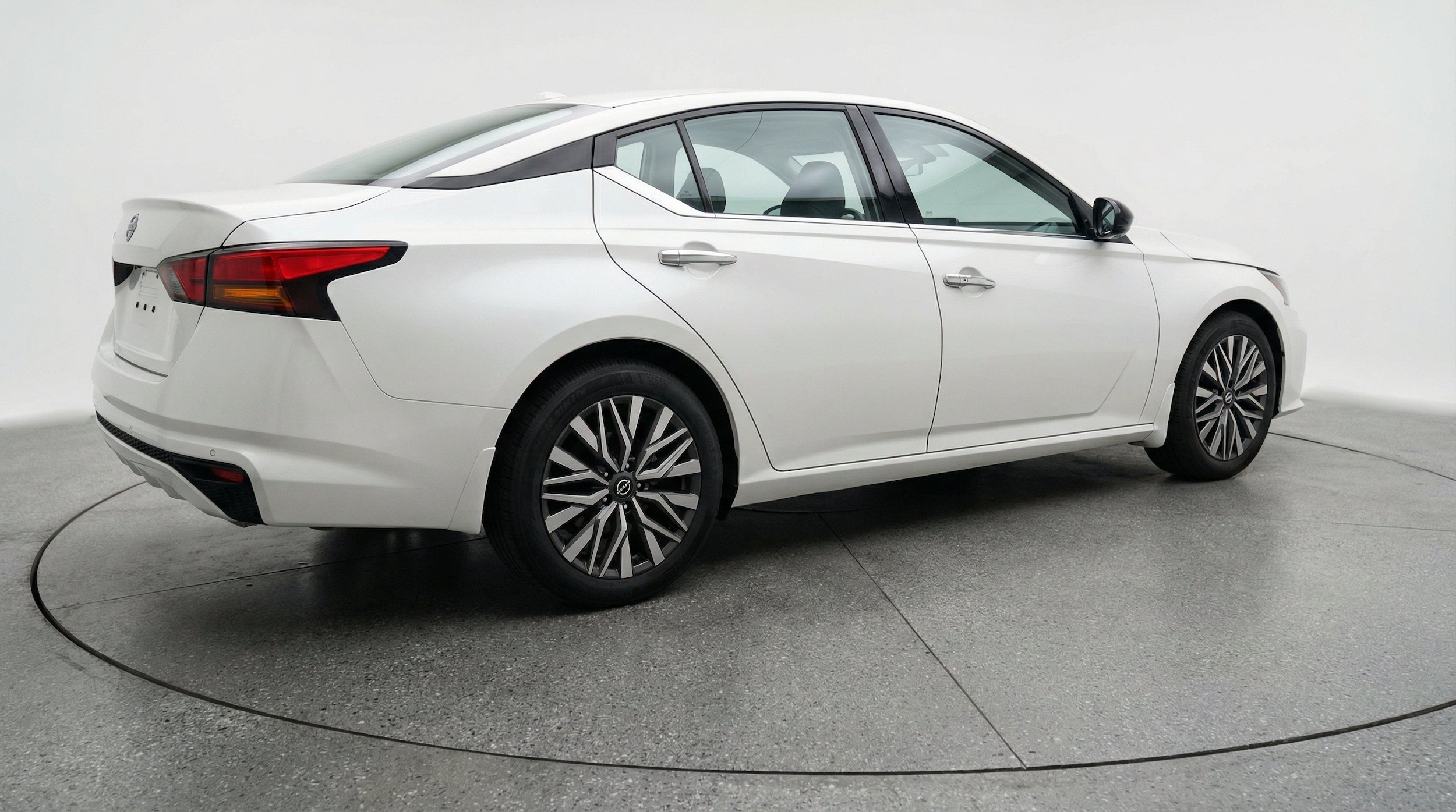 Thumbnail: 2025 Nissan Altima - 9