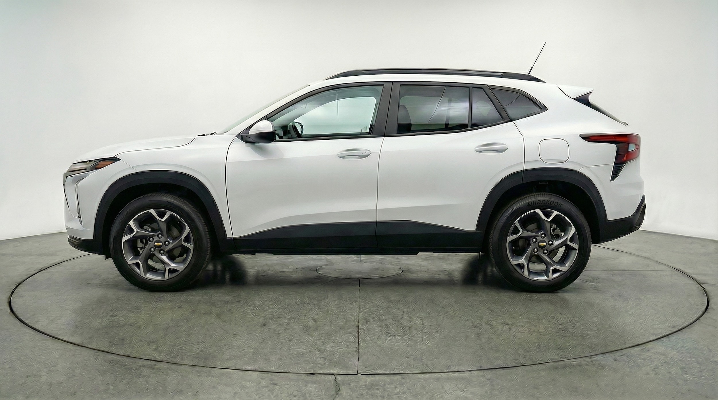 Thumbnail: 2025 Chevrolet Trax - 4