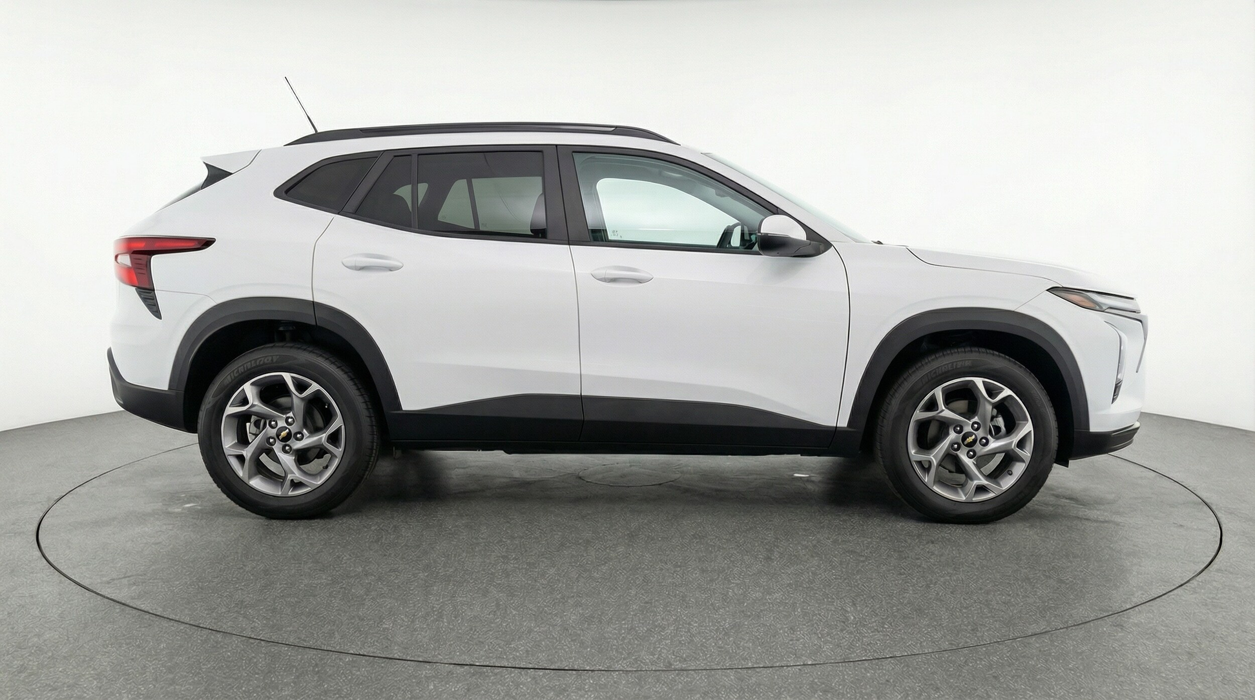 Thumbnail: 2025 Chevrolet Trax - 8