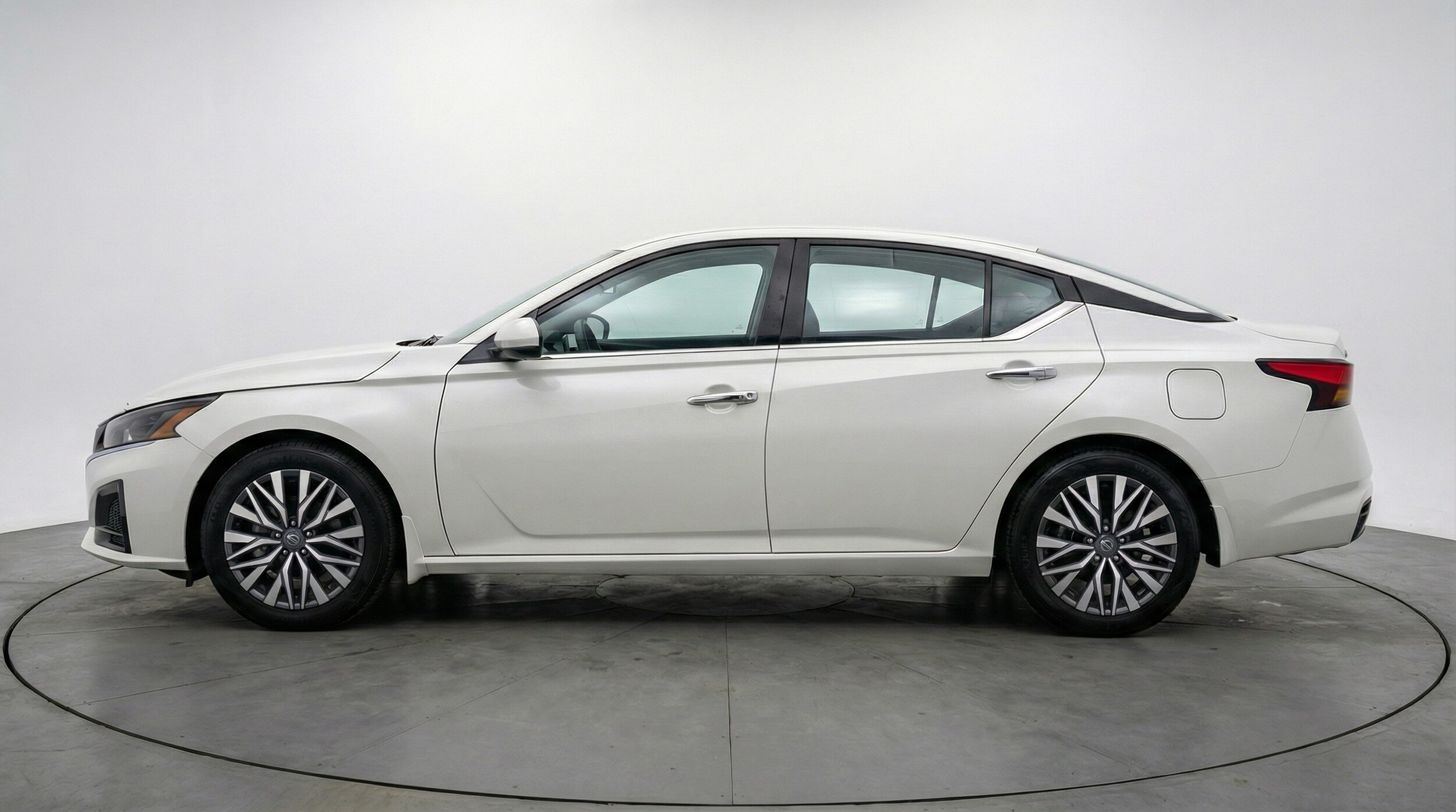 Thumbnail: 2025 Nissan Altima - 4