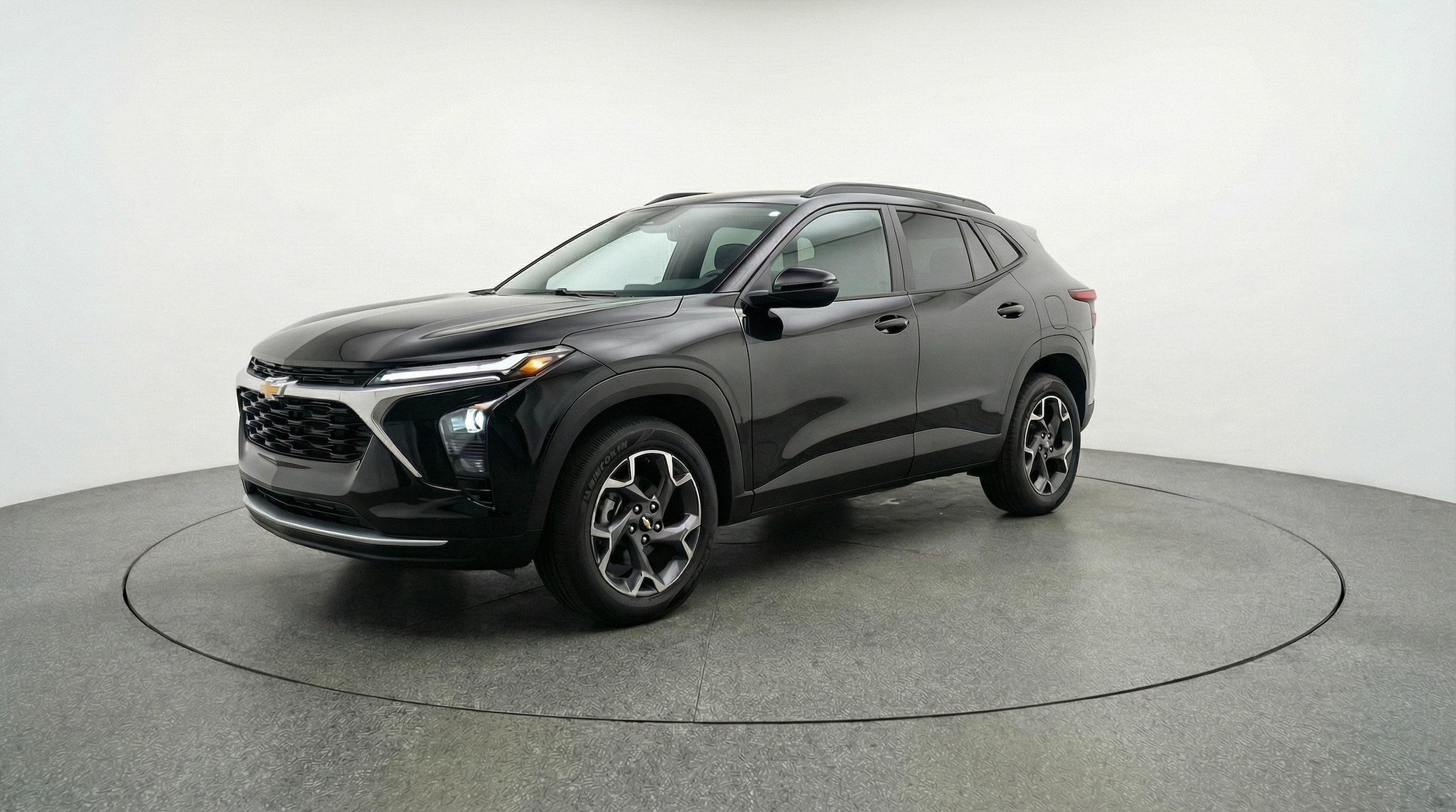 Thumbnail: 2025 Chevrolet Trax - 3