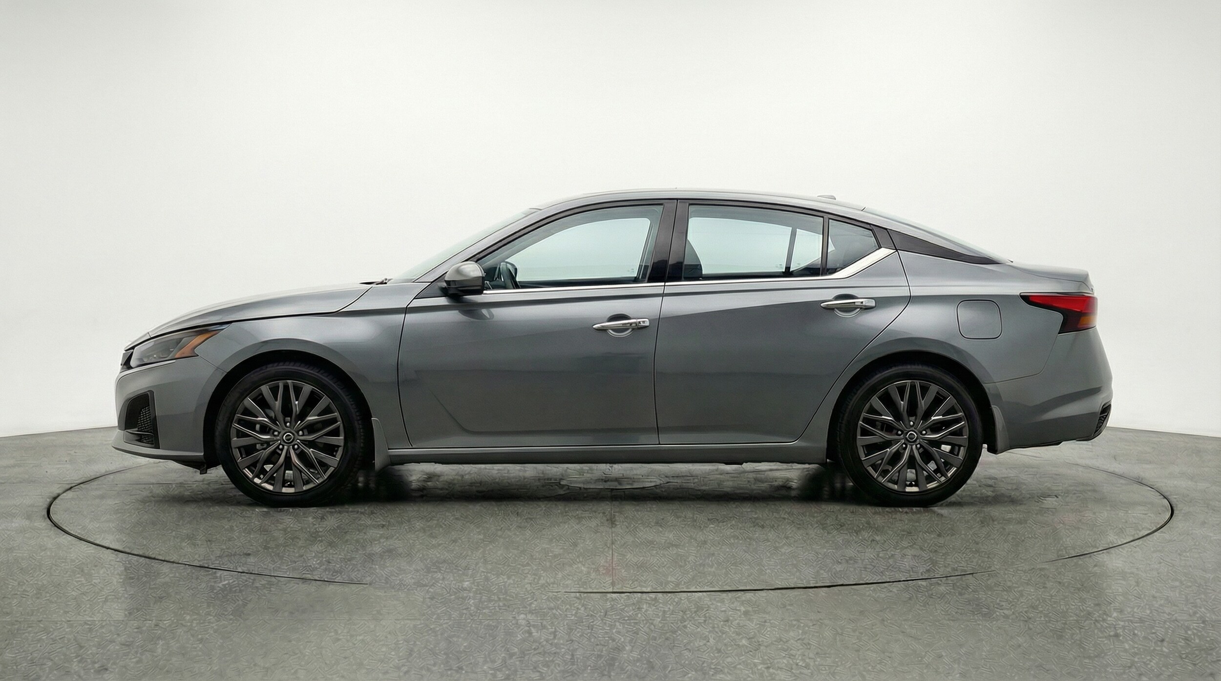 Thumbnail: 2025 Nissan Altima - 4