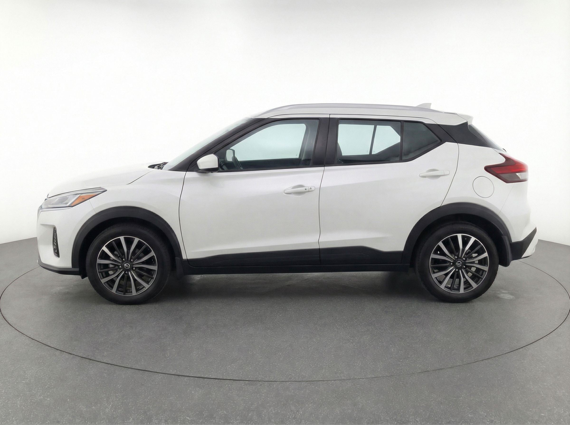 Thumbnail: 2024 Nissan Kicks - 4