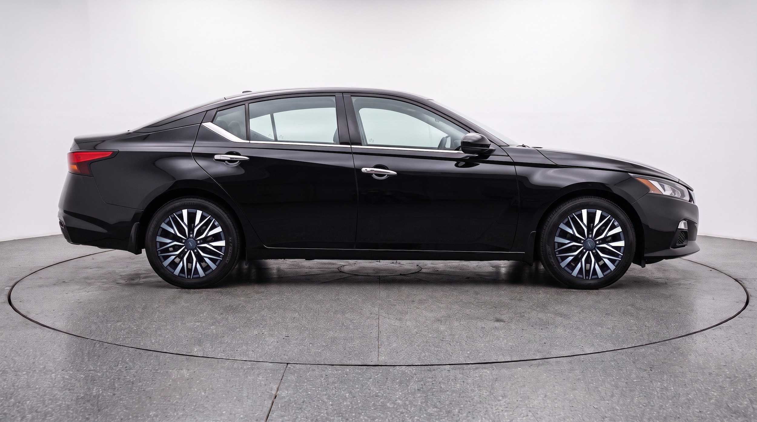 Thumbnail: 2025 Nissan Altima - 10