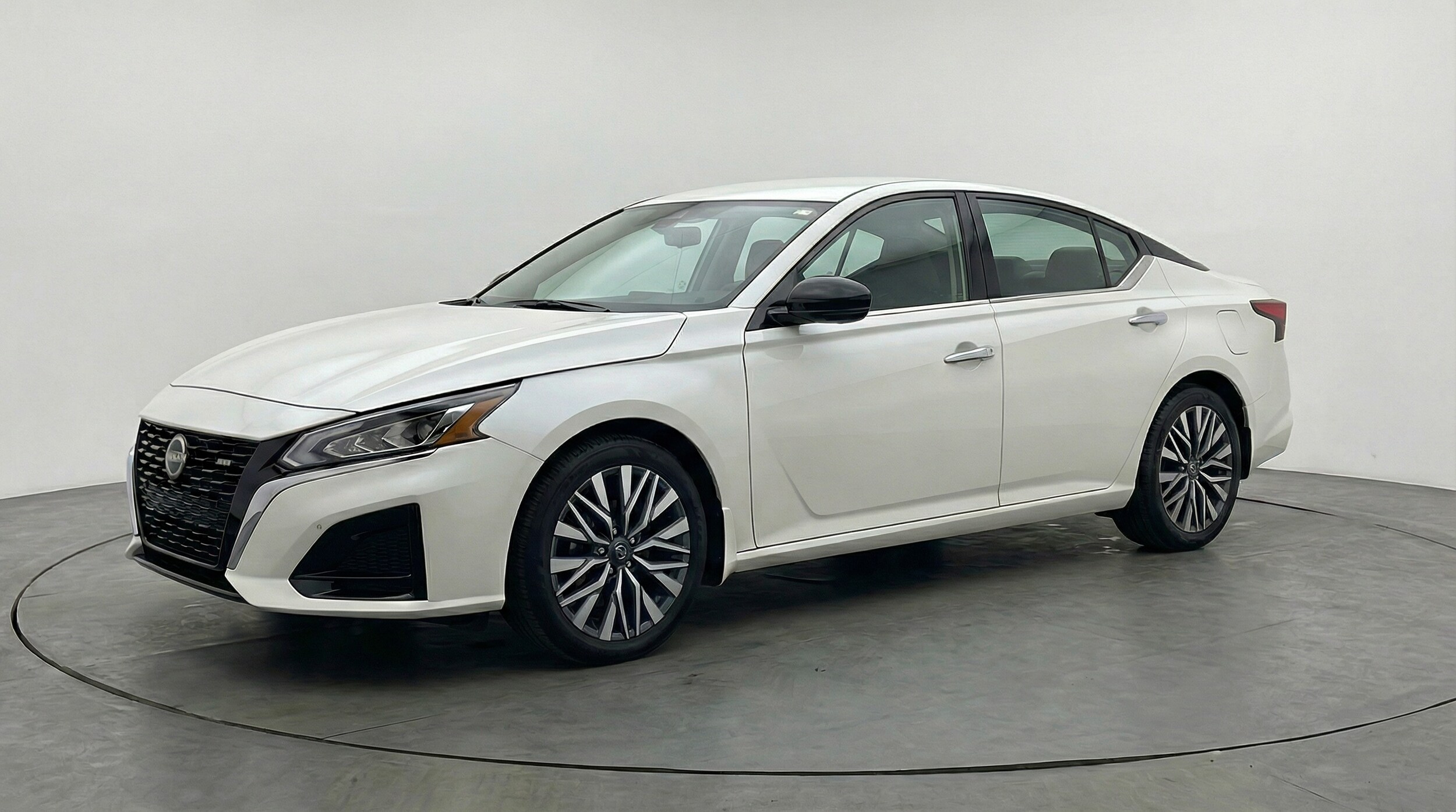 Thumbnail: 2025 Nissan Altima - 3