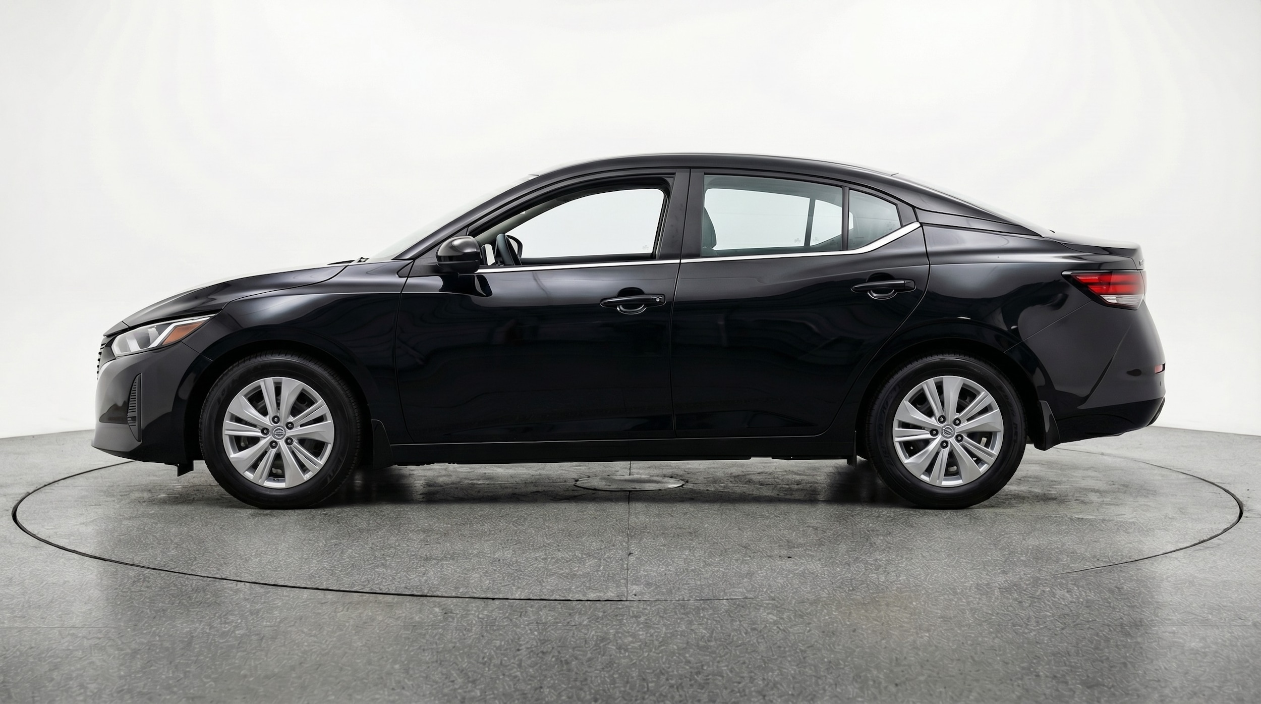 Thumbnail: 2025 Nissan Sentra - 4