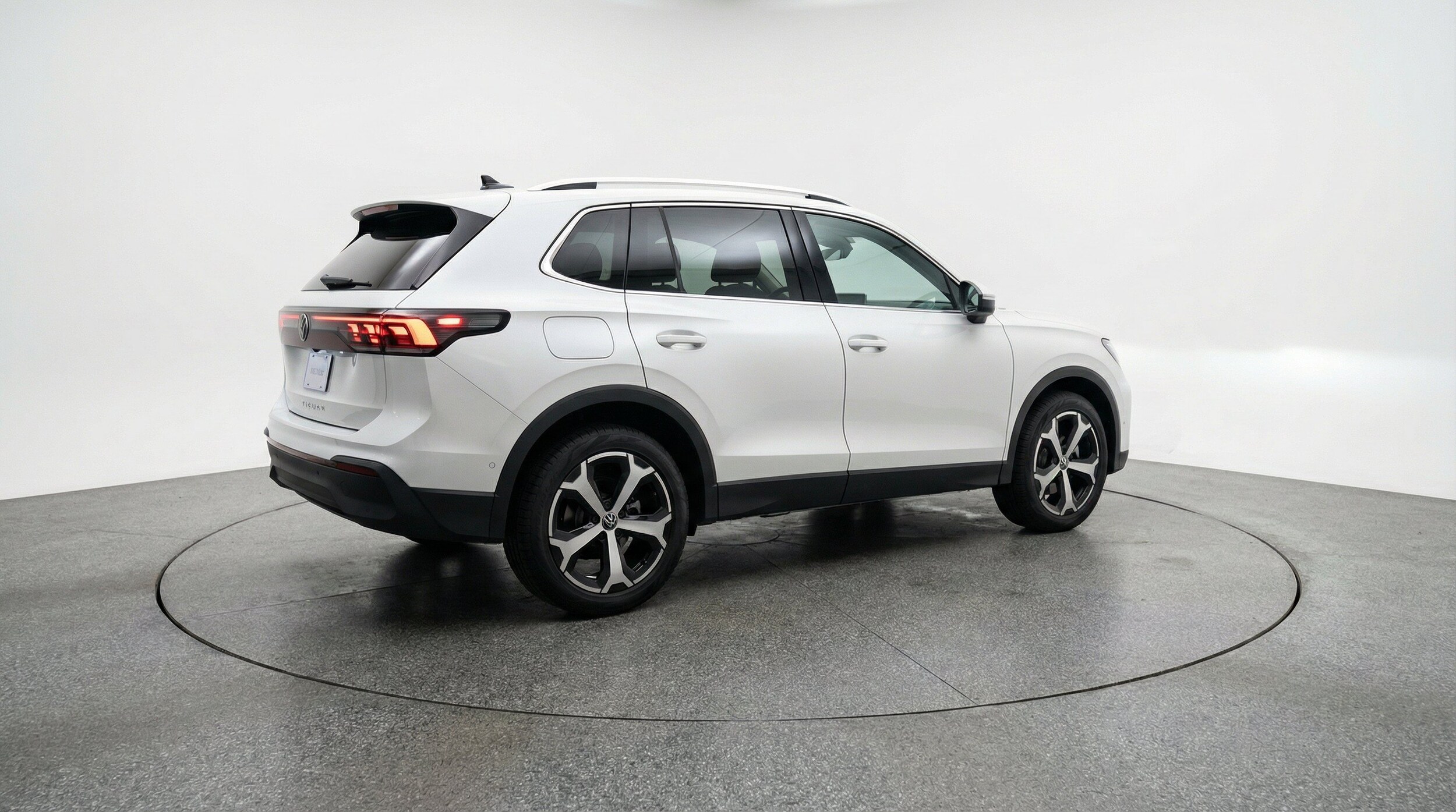 Thumbnail: 2026 Volkswagen Tiguan - 9