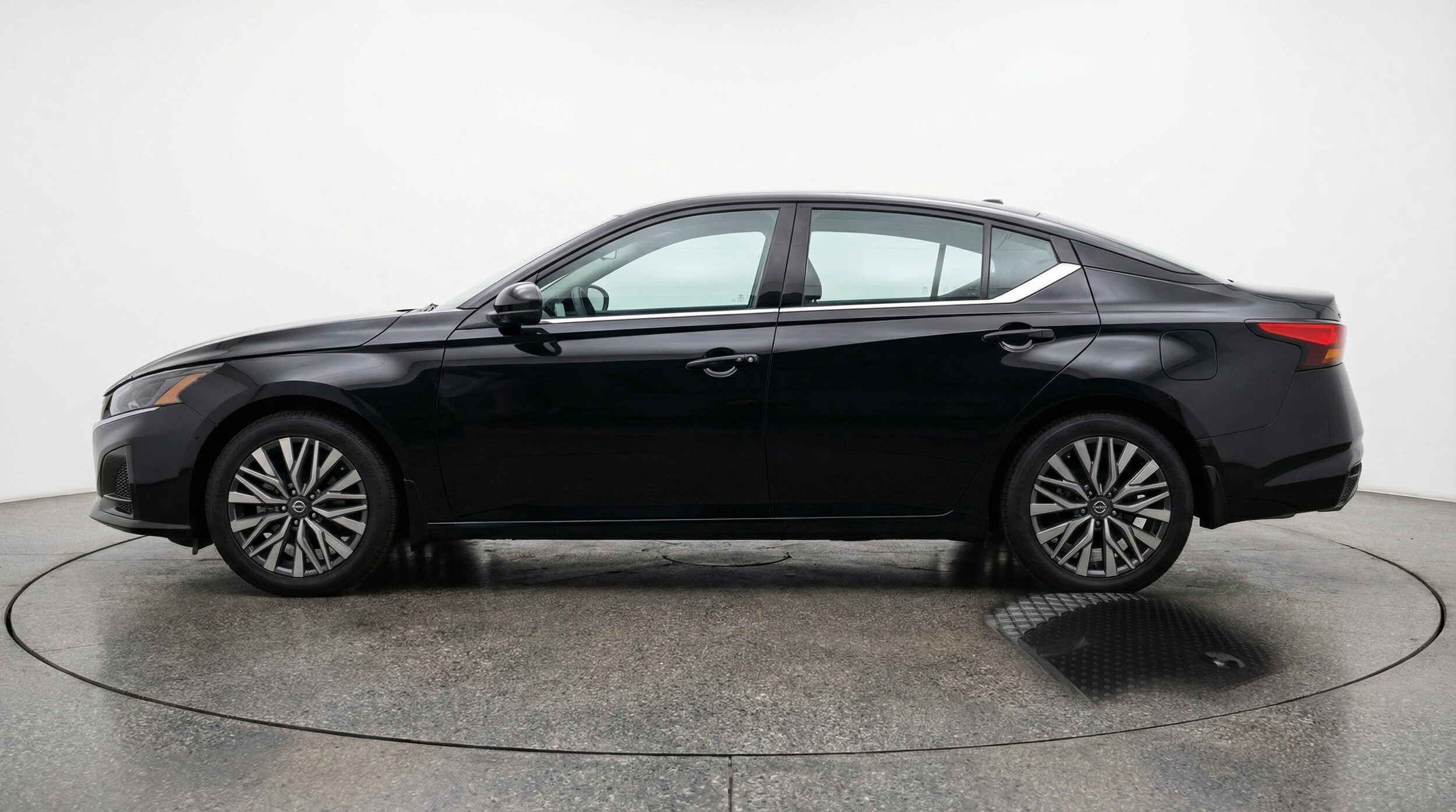 Thumbnail: 2025 Nissan Altima - 4