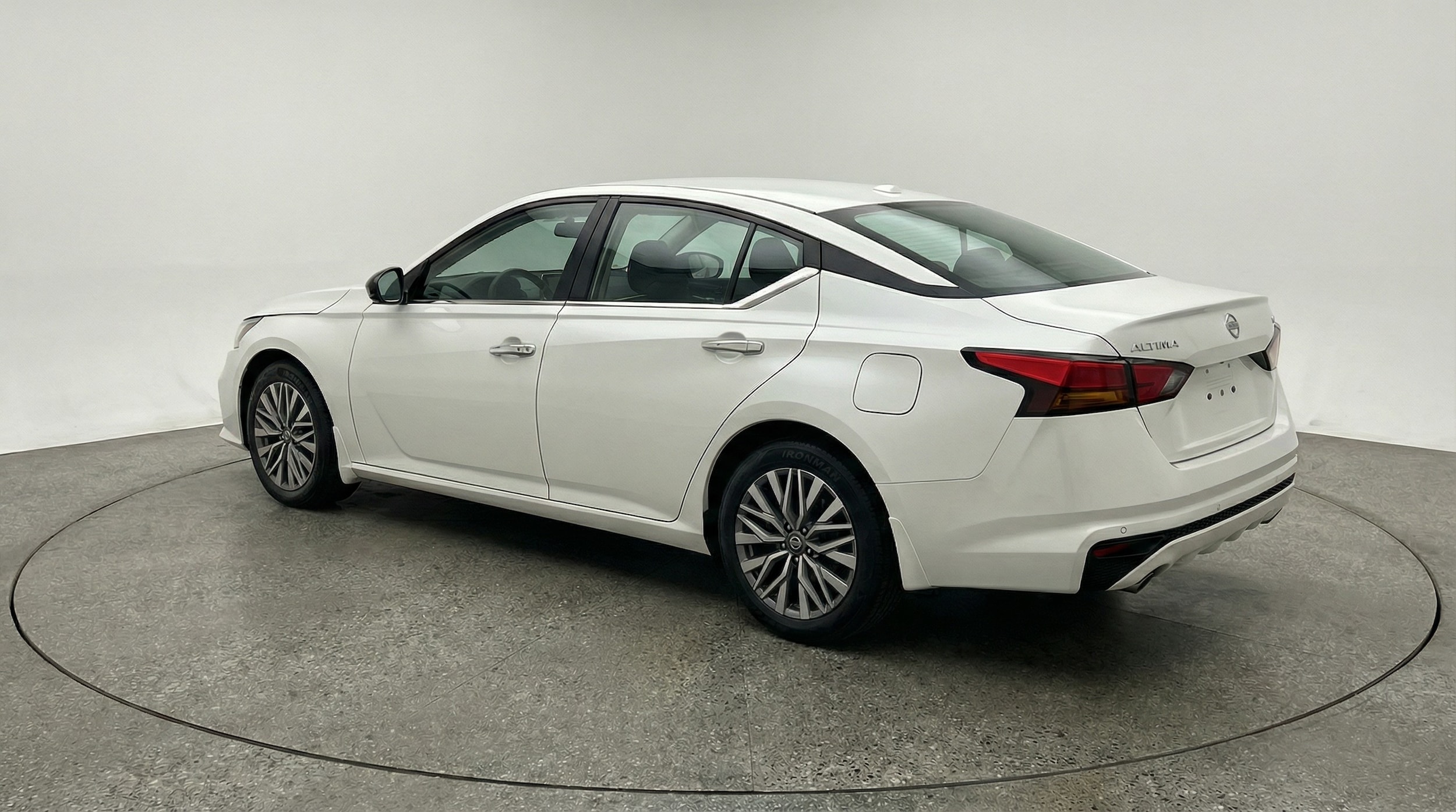 Thumbnail: 2025 Nissan Altima - 5