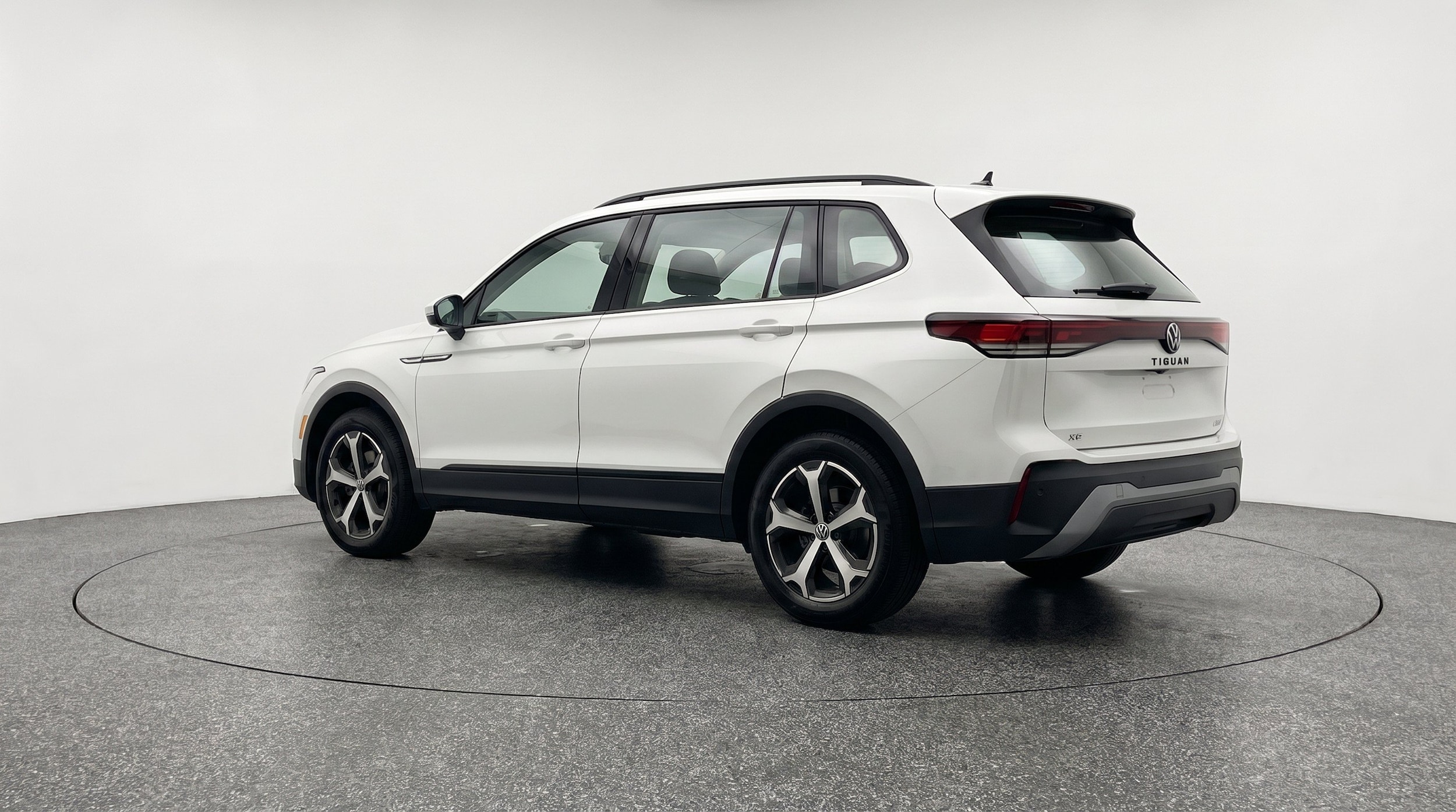 Thumbnail: 2026 Volkswagen Tiguan - 6