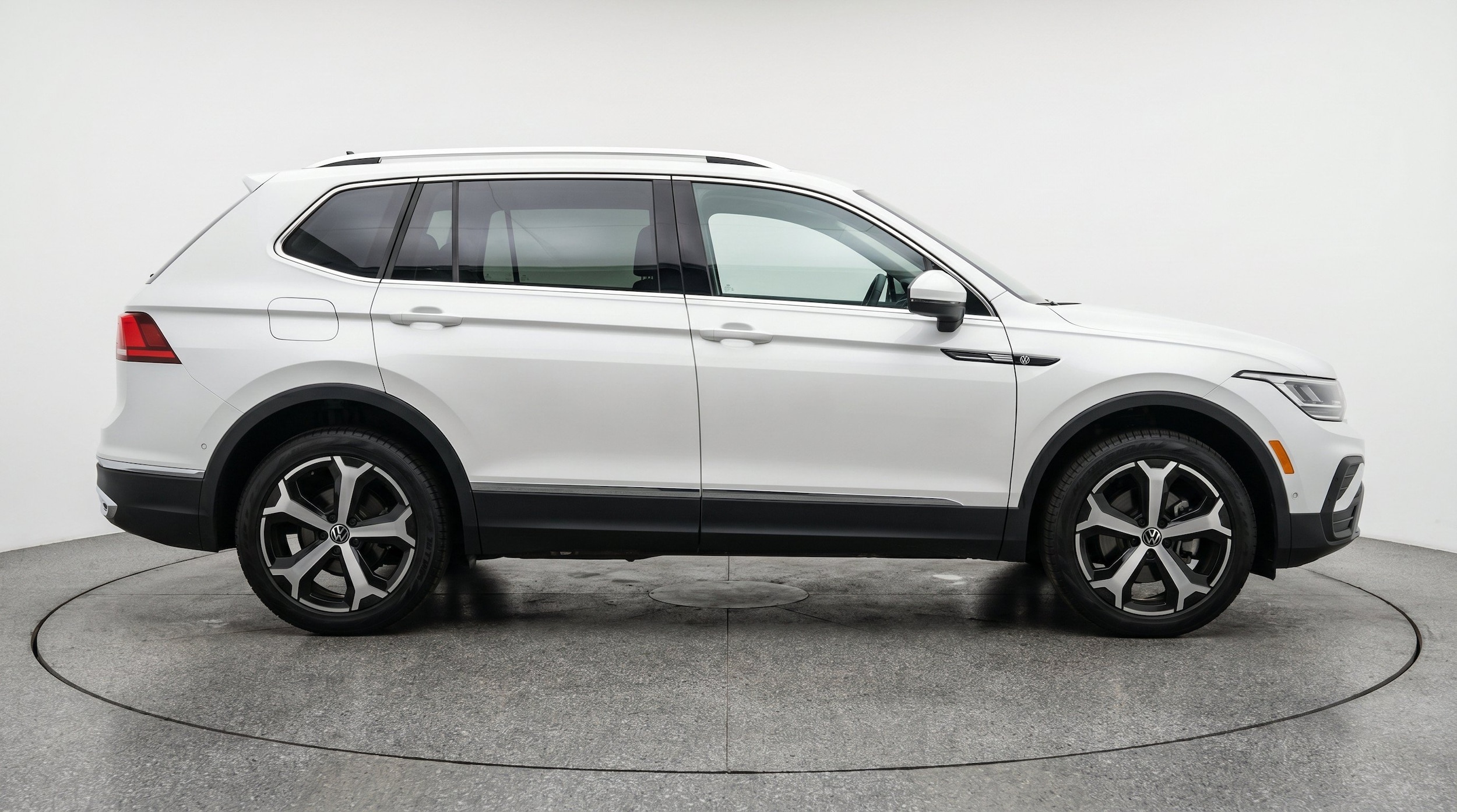 Thumbnail: 2026 Volkswagen Tiguan - 11