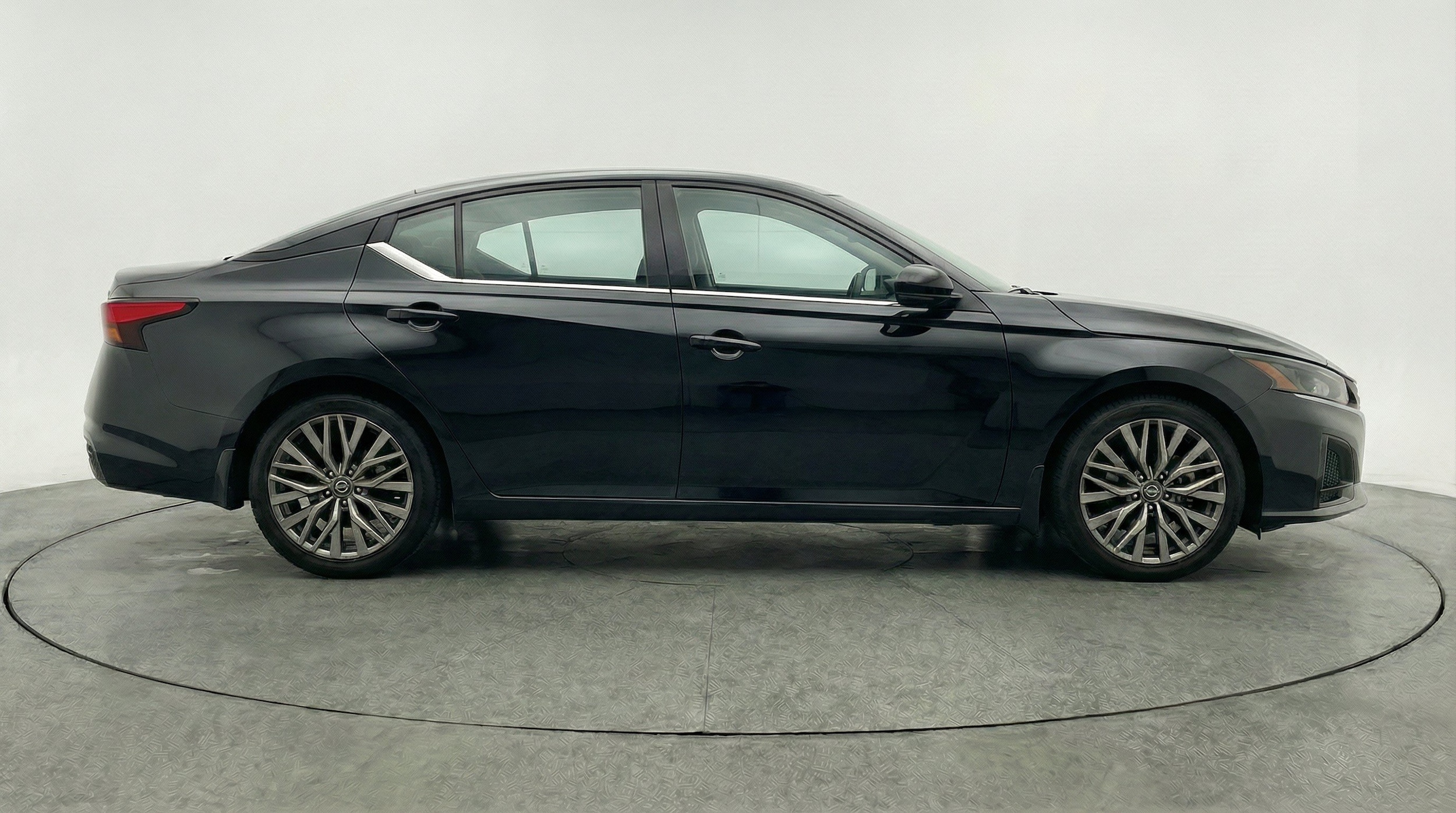 Thumbnail: 2025 Nissan Altima - 10