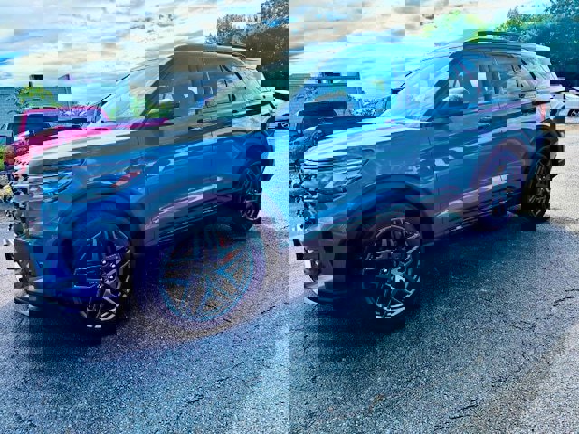 2025 Ford Explorer ST photo 4