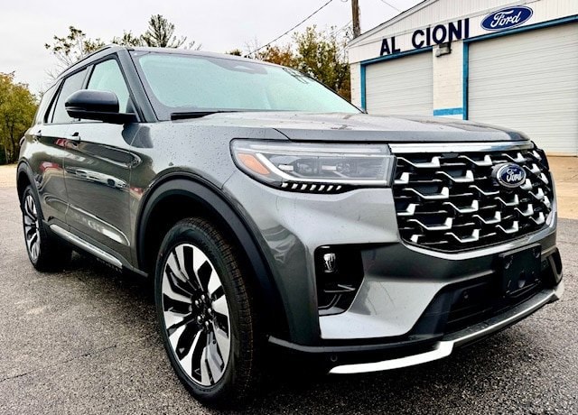 2026 Ford Explorer Platinum's photo